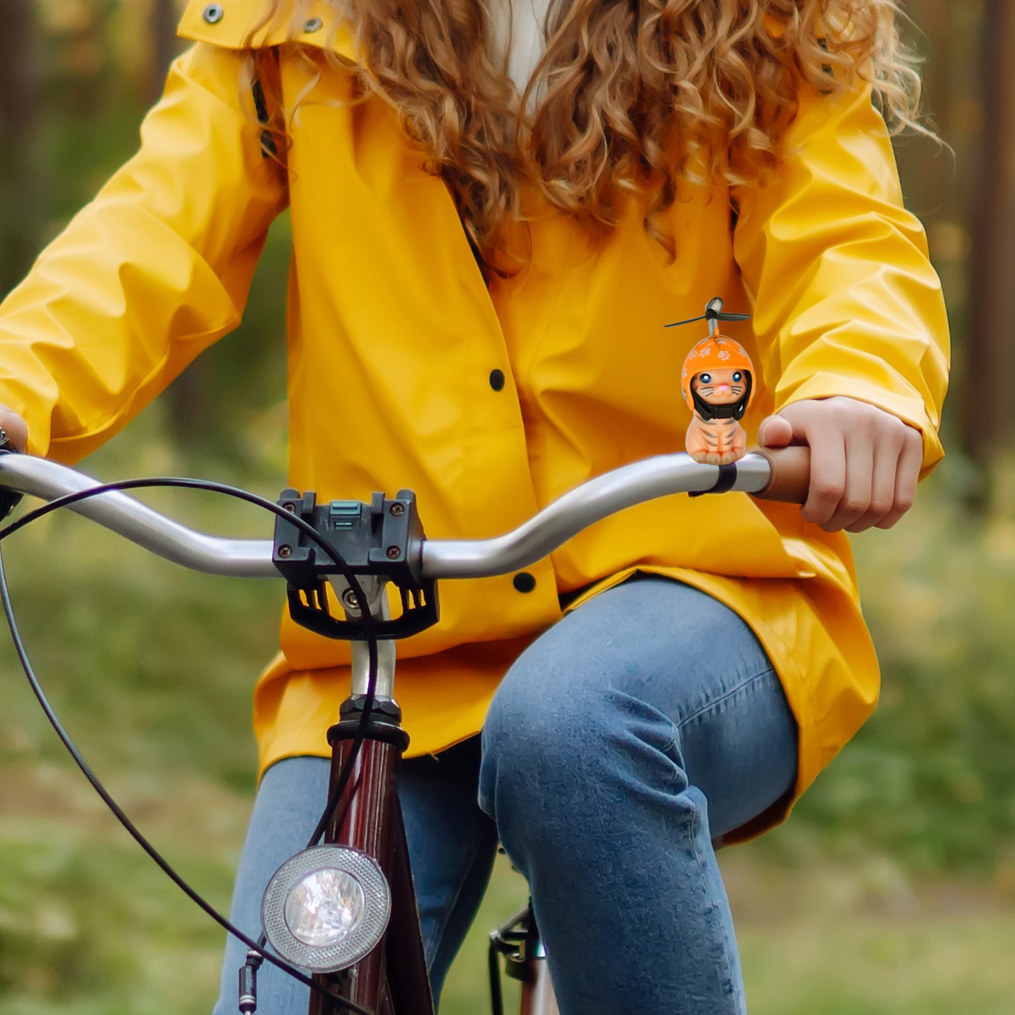Bike Kitty am Lenker eines Fahrrads