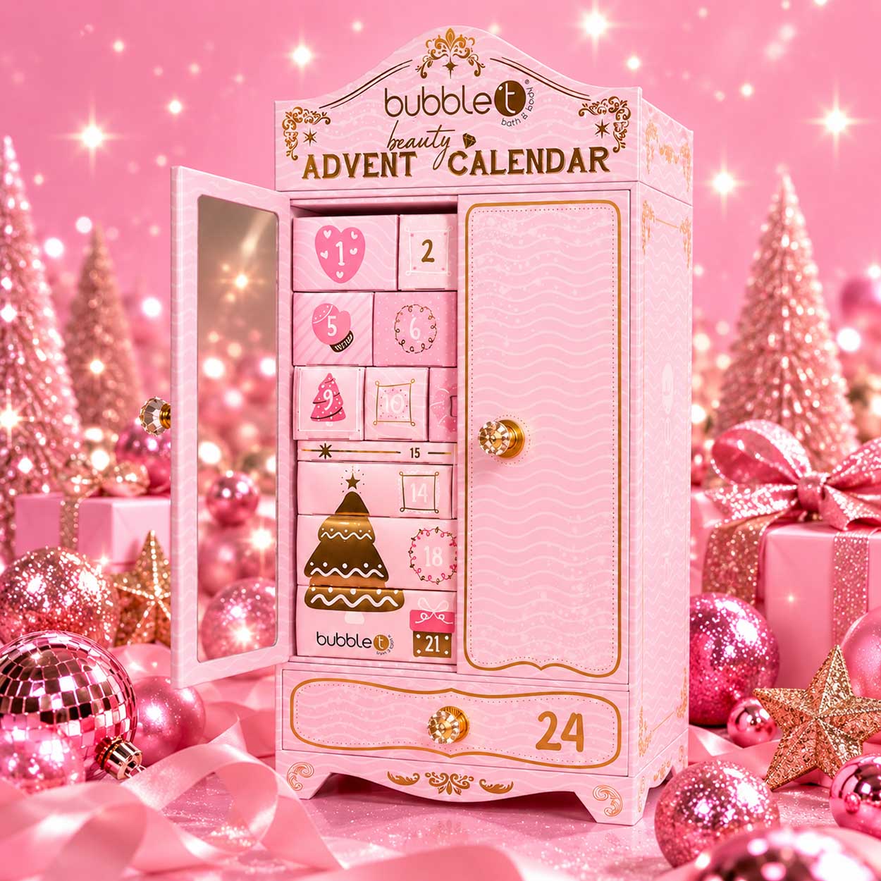 Bubble T Beauty Adventskalender 2026 – rosa Kleiderschrank mit geöffneter Spiegeltür in weihnachtlicher Szene