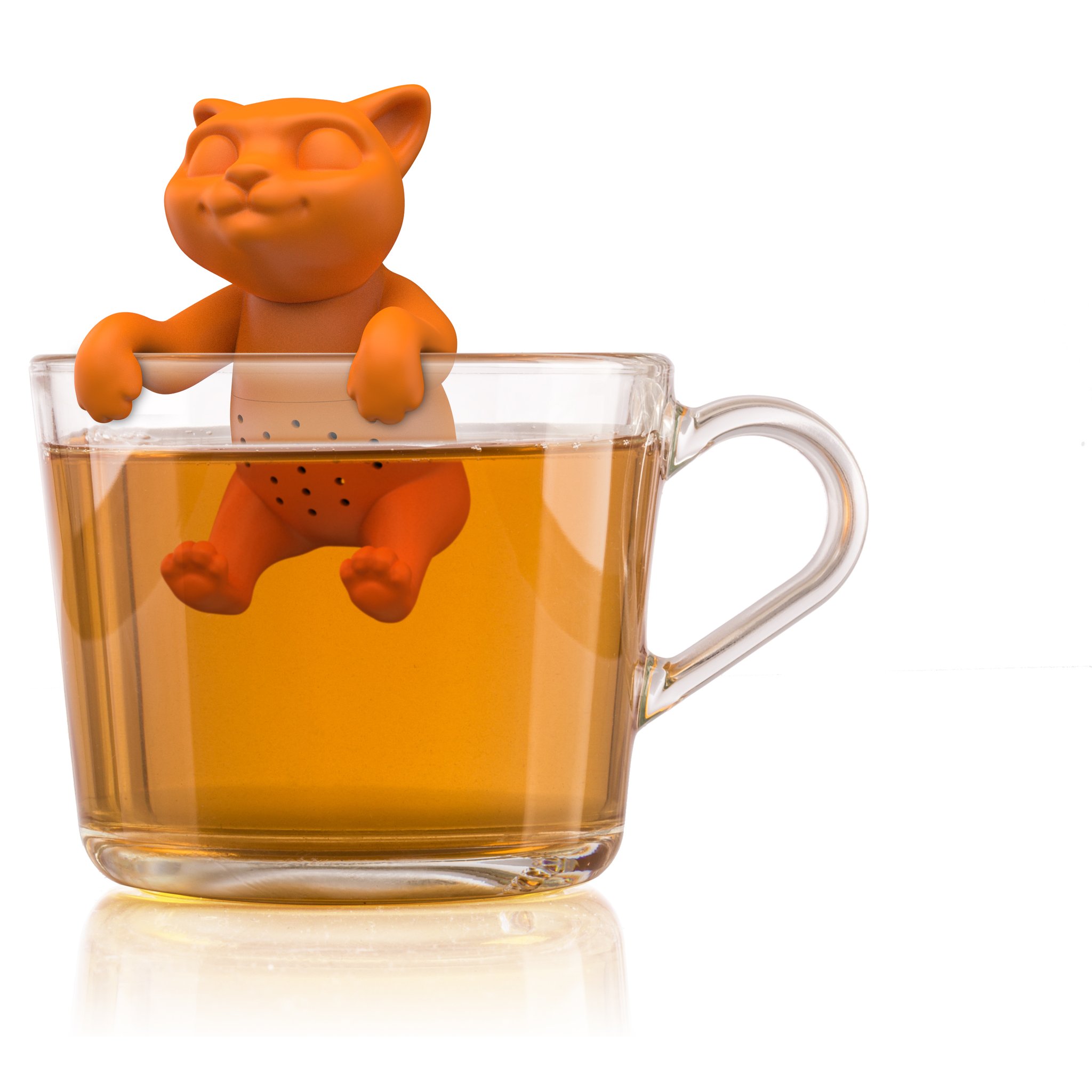 Tee-Ei Kätzchen in Orange am Rand einer Teetasse