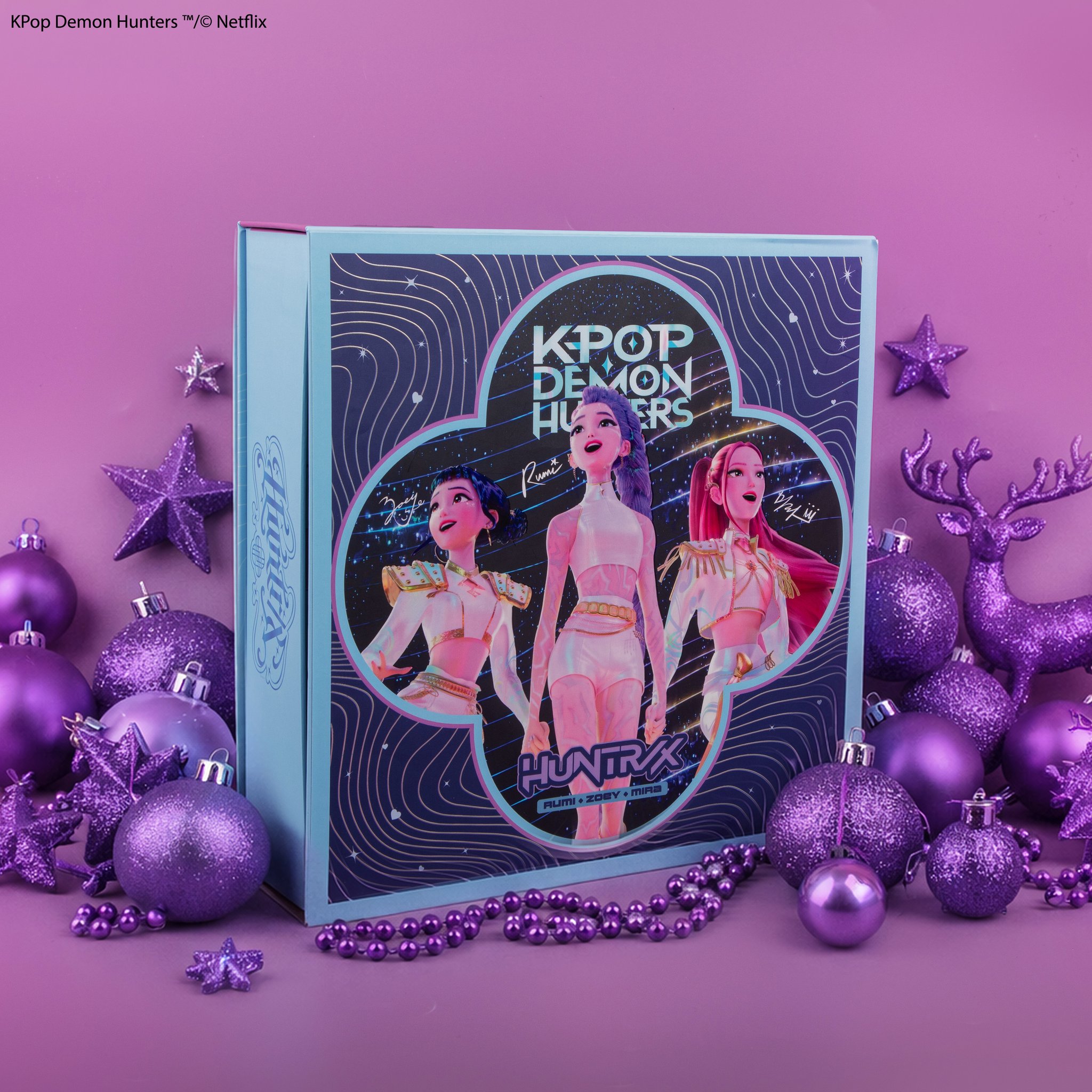 KPop Demon Hunters Adventskalender mit Weihnachtsdeko