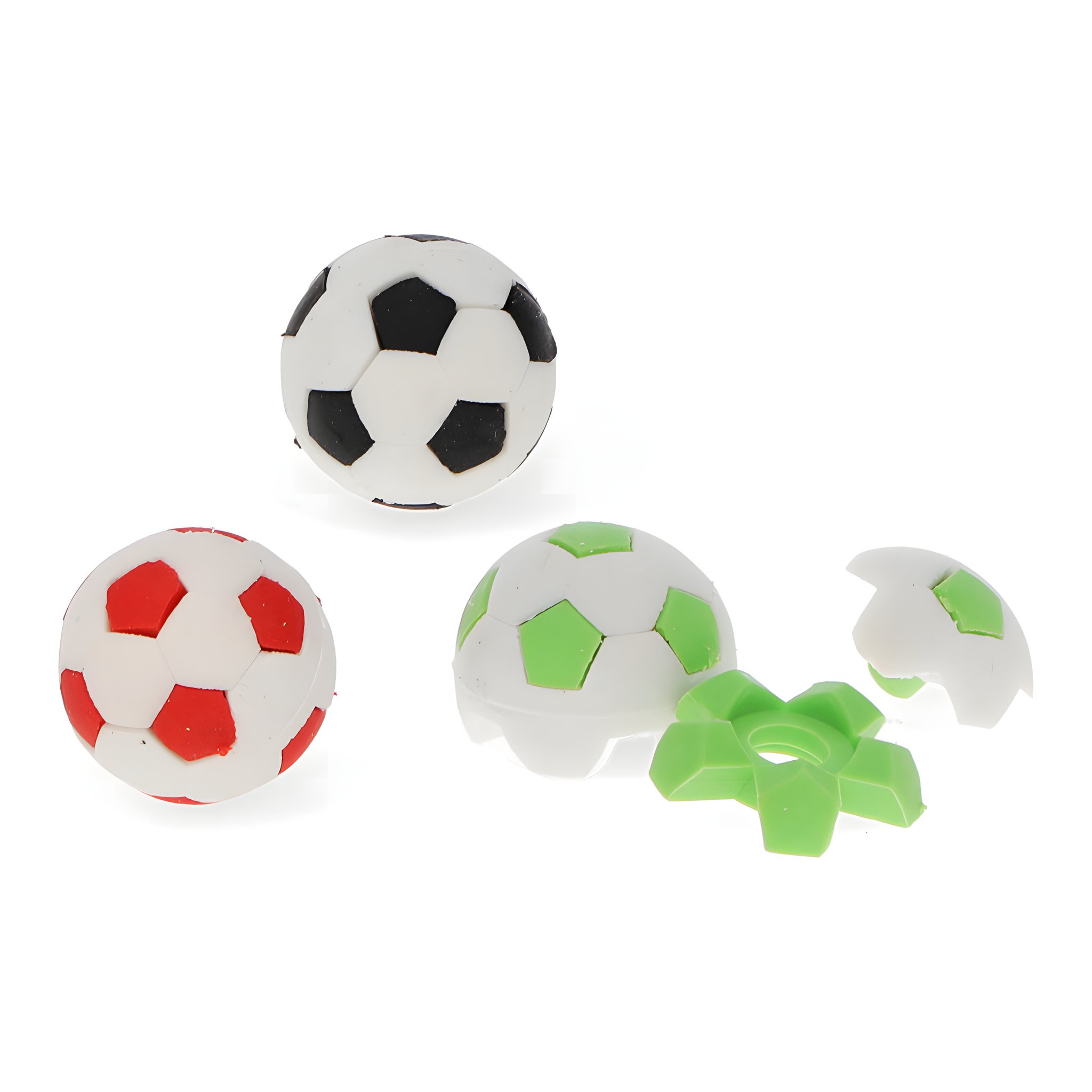 Mini-Fussball-Radiergummis in Rot, Grün und Schwarz, einer davon in Einzelteile zerlegt