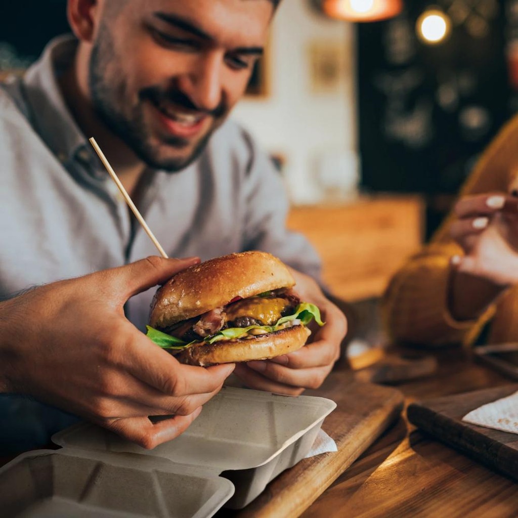 90 Burgerboxen aus Zuckerrohr