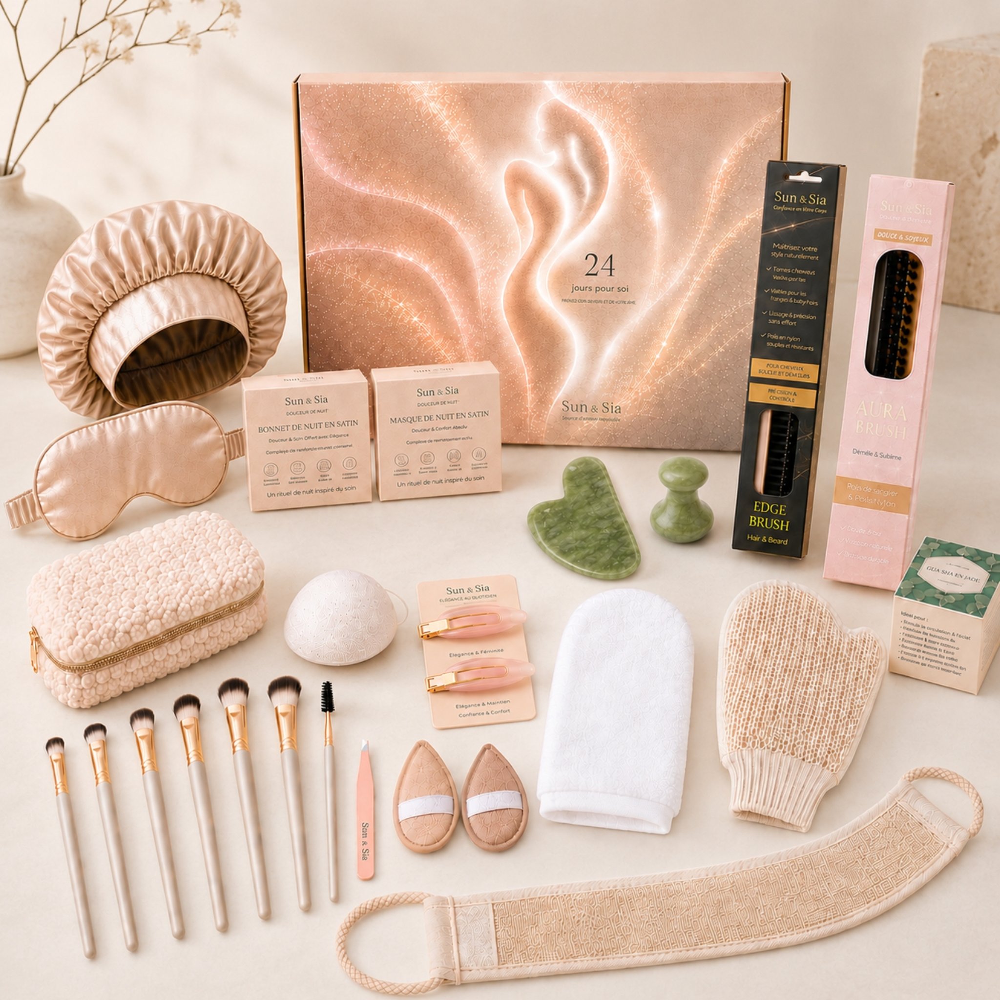 Accessoires bien-être du calendrier de l'Avent beauté devant le coffret, sur fond clair