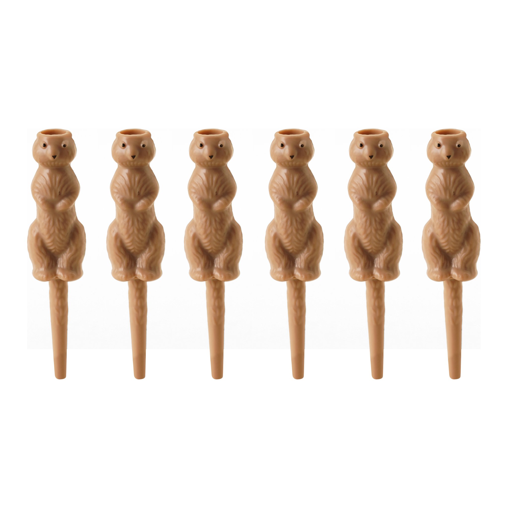 Sechs Erdhörnchen-Golftees nebeneinander