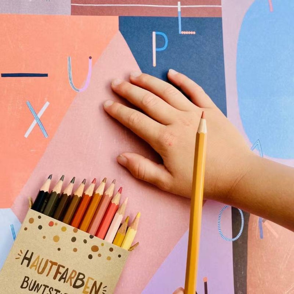 12 Skin Tone Coloured Pencils