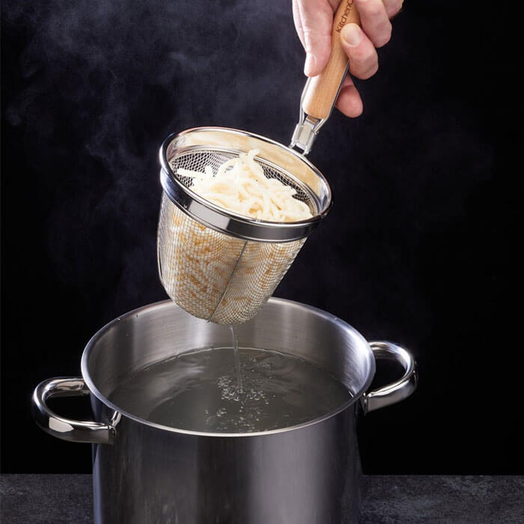 Nudelsieb mit Holzgriff von Kitchencraft