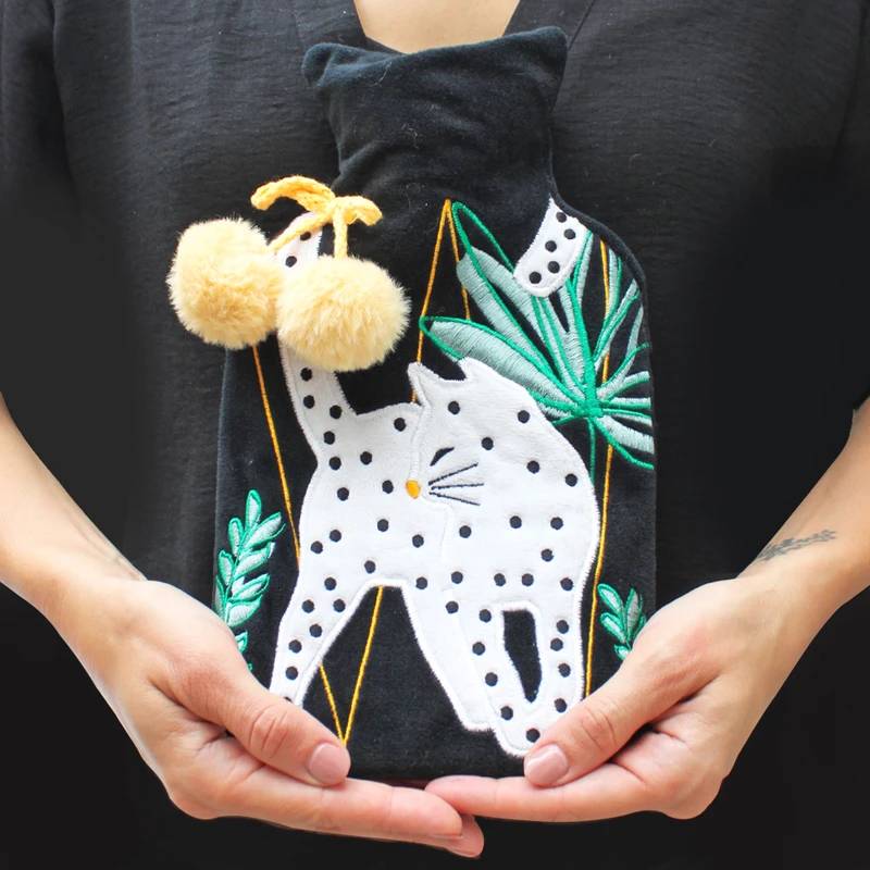 Feline Bettflasche von House of Disaster