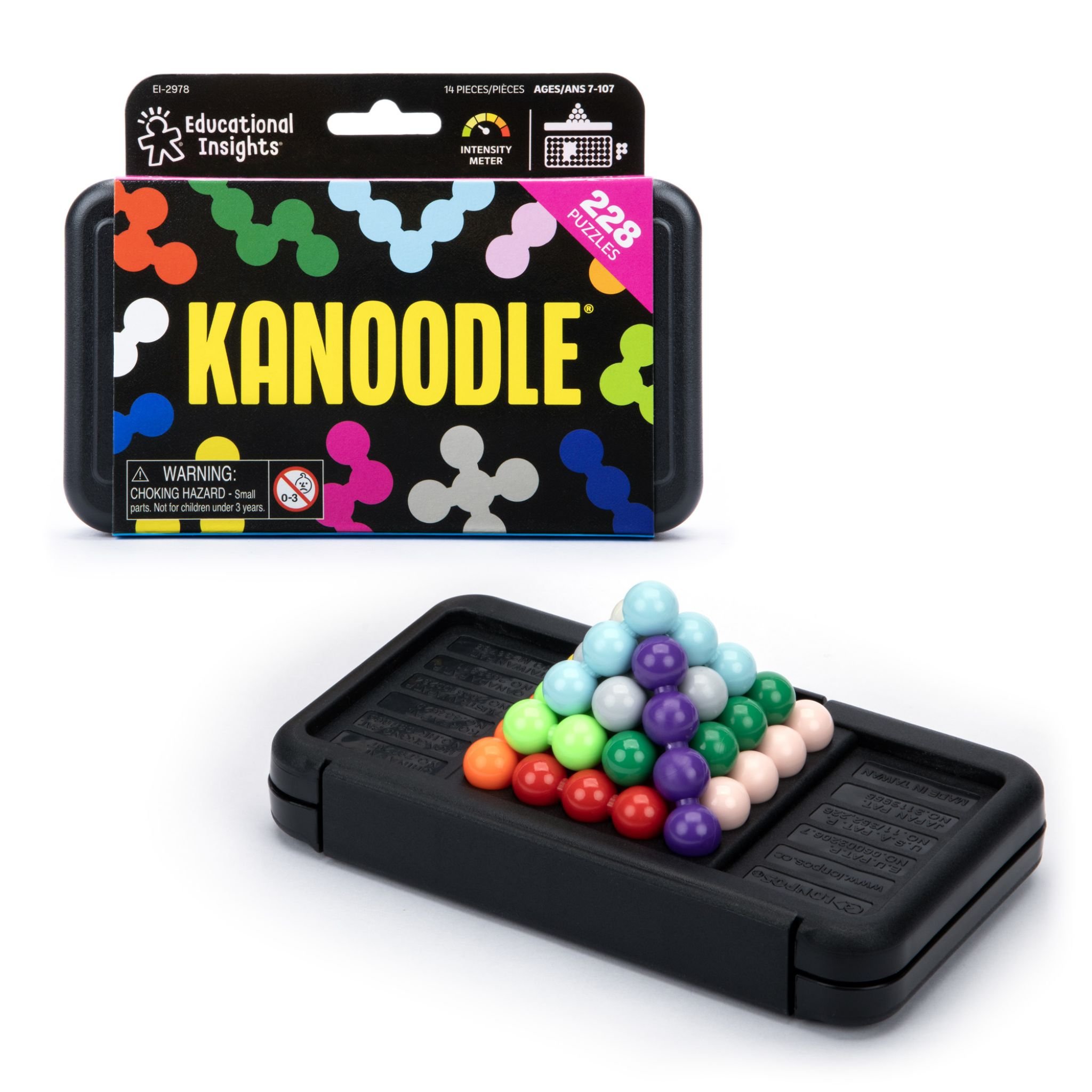 Kanoodle jeu de logique – pyramide 3D sur le plateau