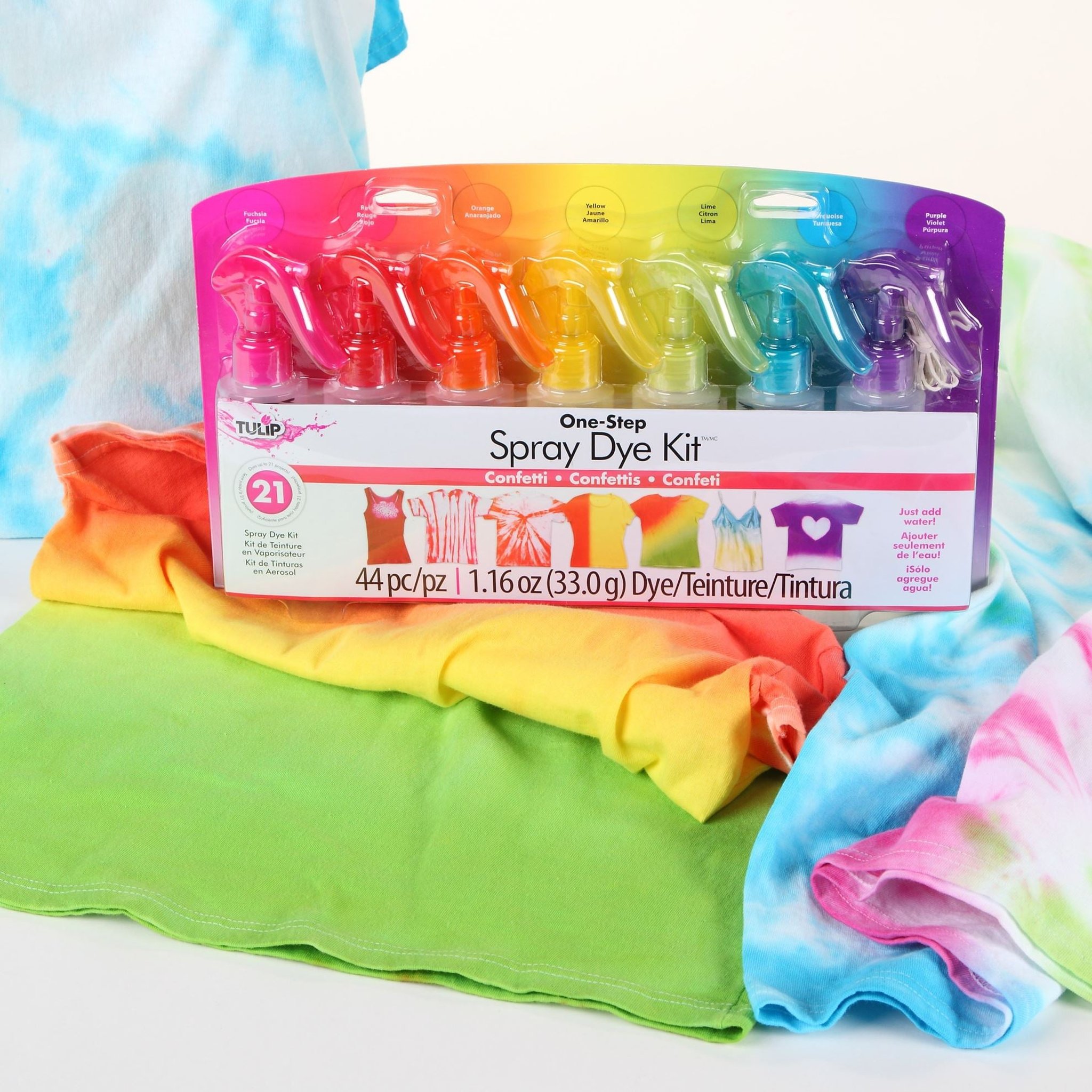Batik Spray-Set auf gefärbten T-Shirts