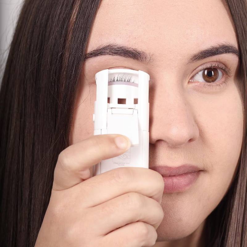 Recourbe-cils chauffant