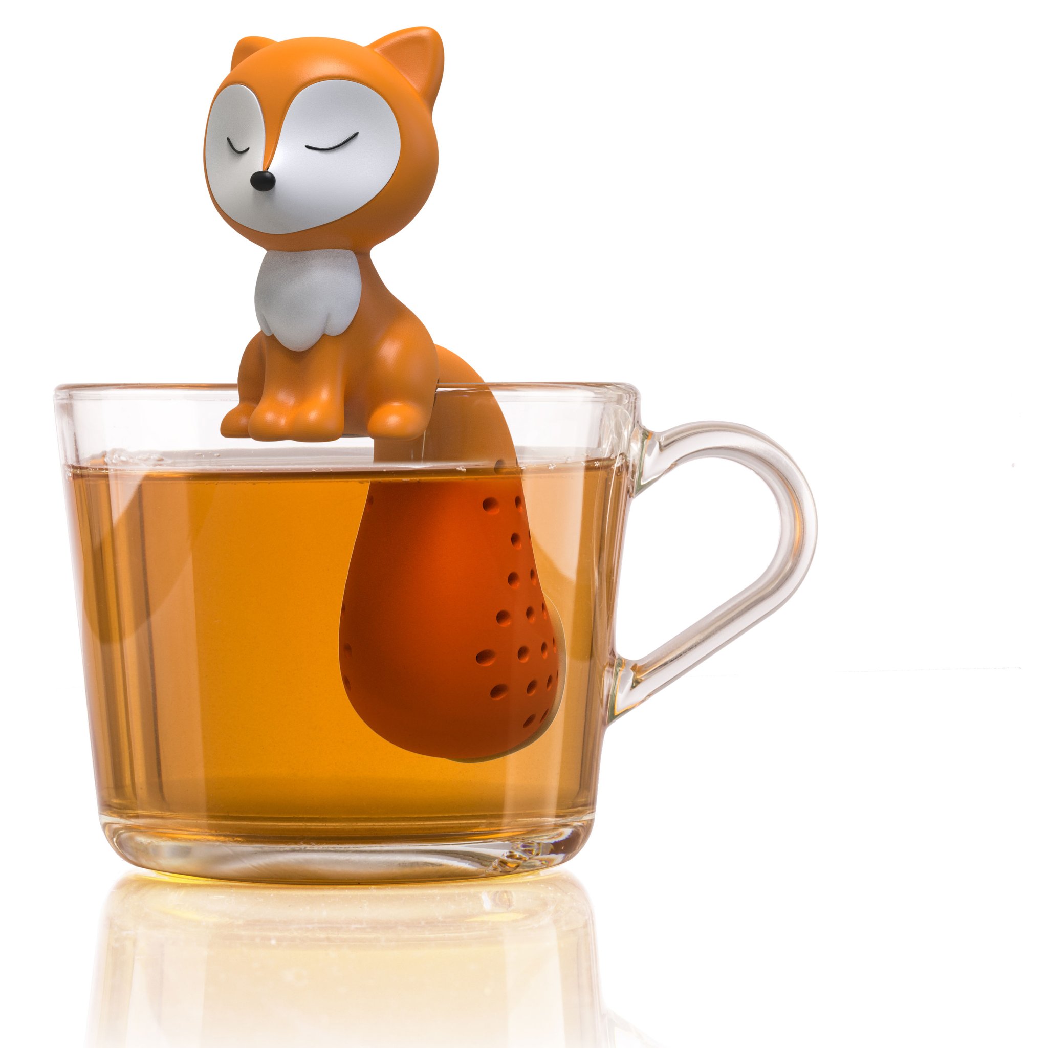 Tee-Ei Fuchs am Rand einer Teetasse
