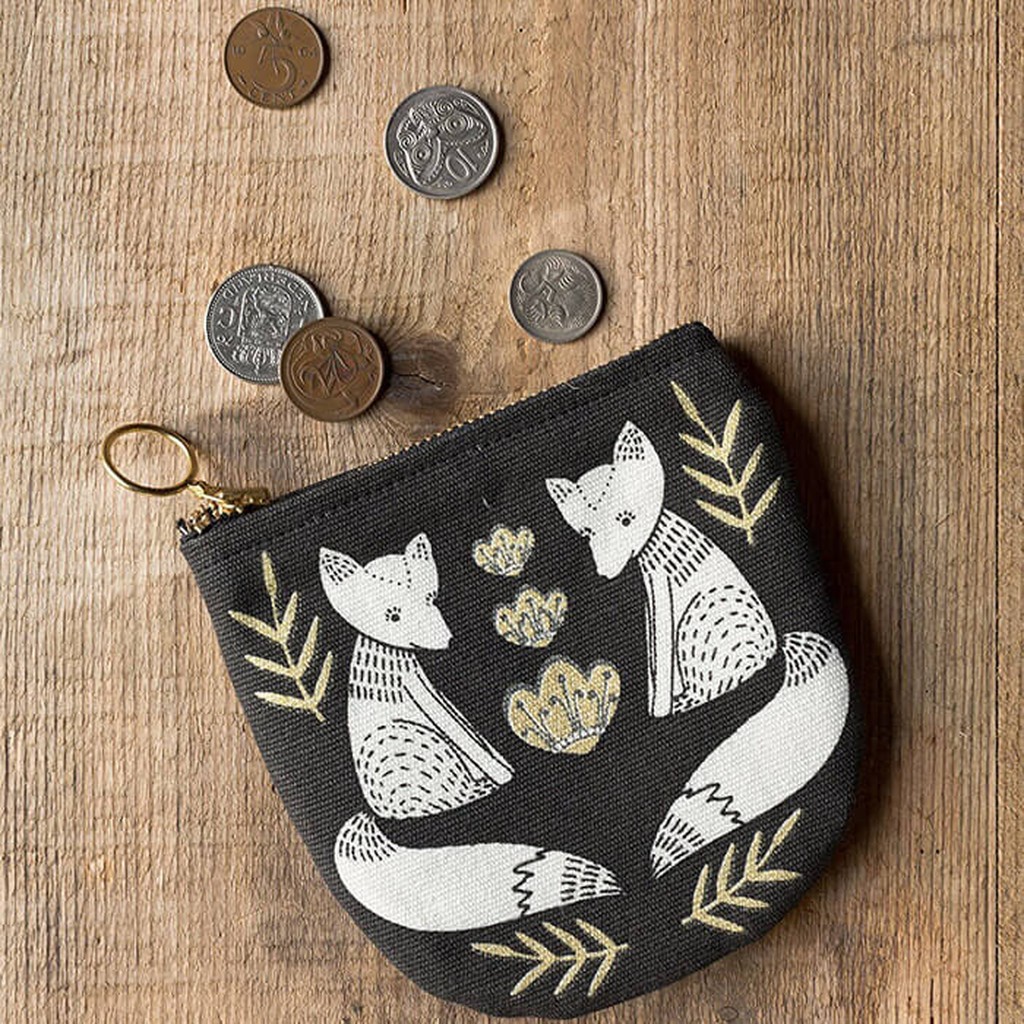 Half Moon Geldbörse von Danica Studio