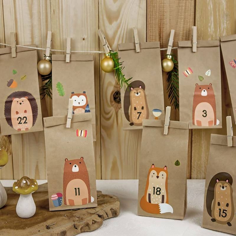 Adventskalender Waldtiere zum Aufkleben &ndash; mit braunen Tüten