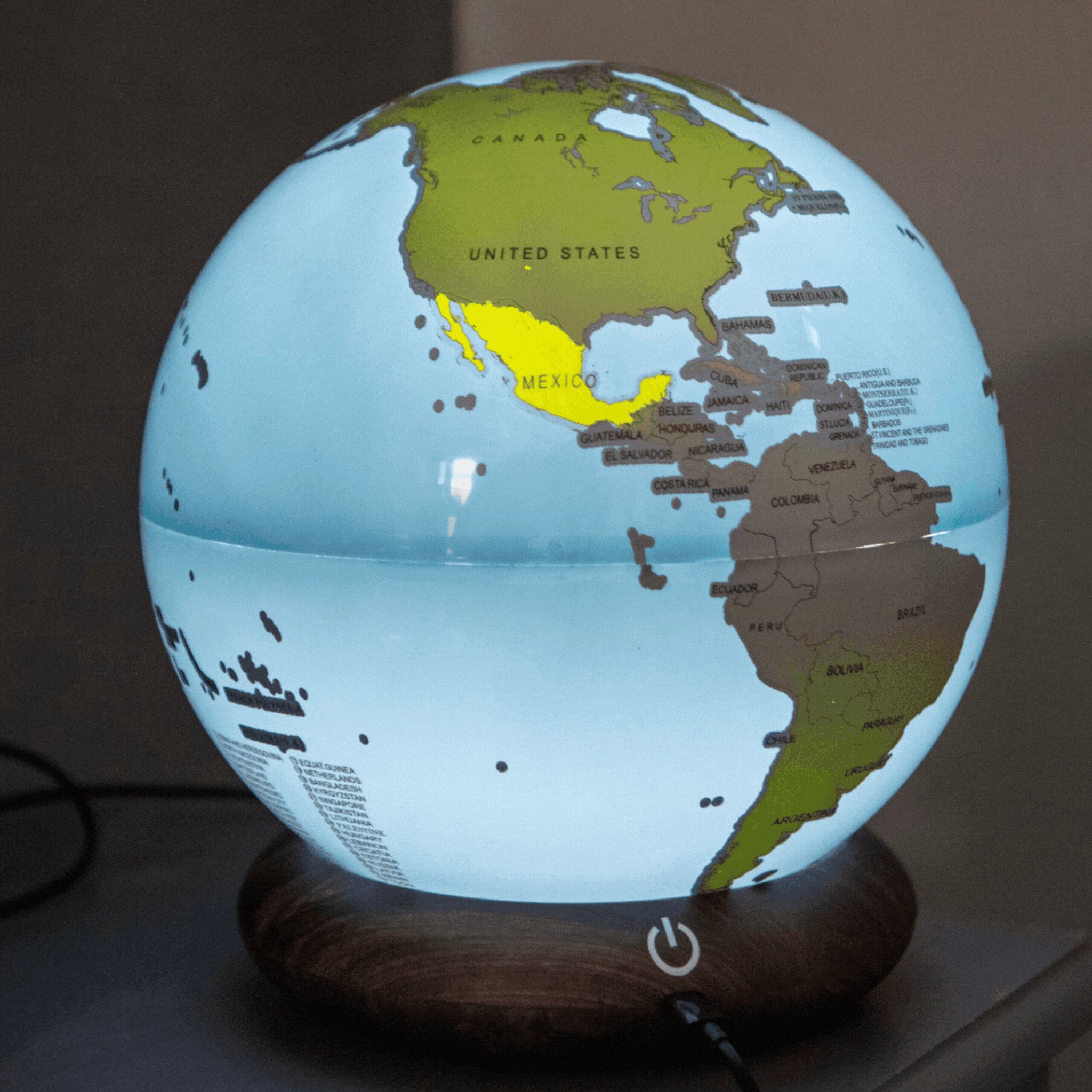 Mappamondo da grattare Globe Trotter acceso al buio, il Messico grattato si illumina di giallo