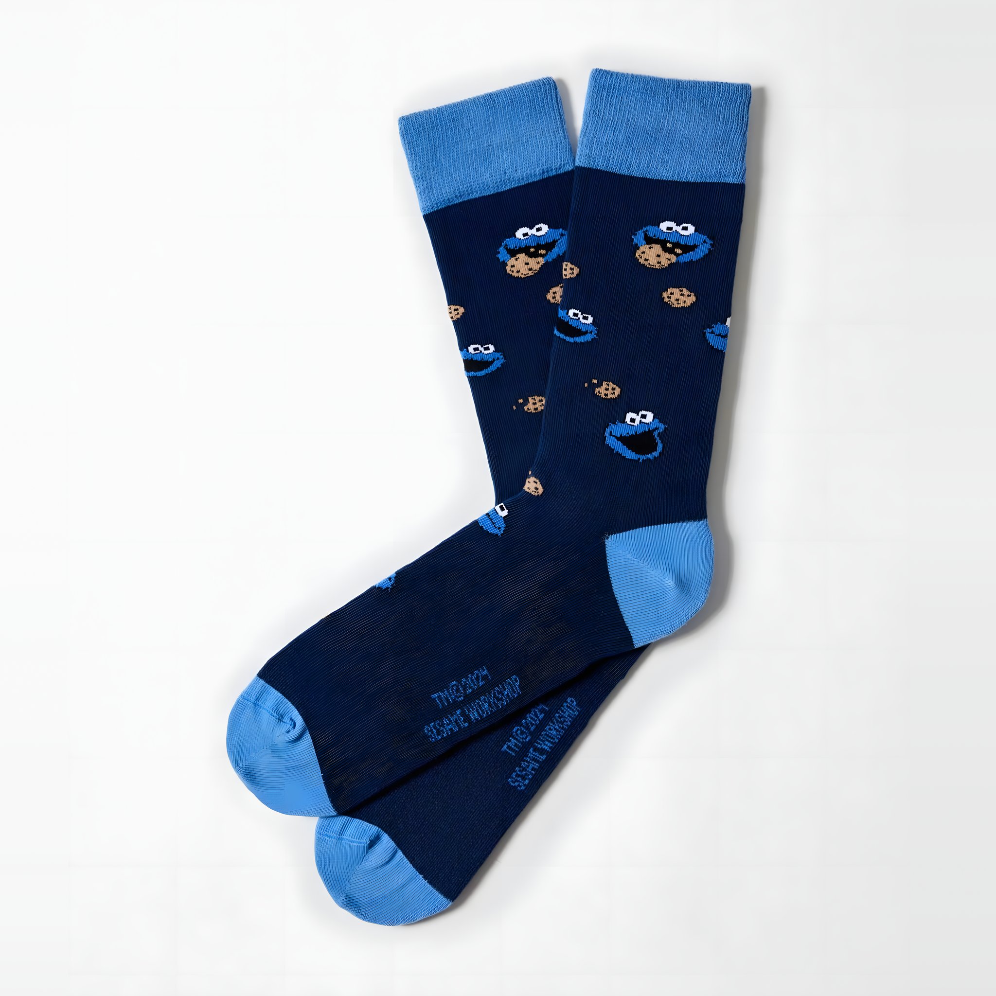 Marineblaue Socken mit Krümelmonster und Keksen, Bund, Ferse und Spitze in Hellblau, aus dem Sesamstrasse Set
