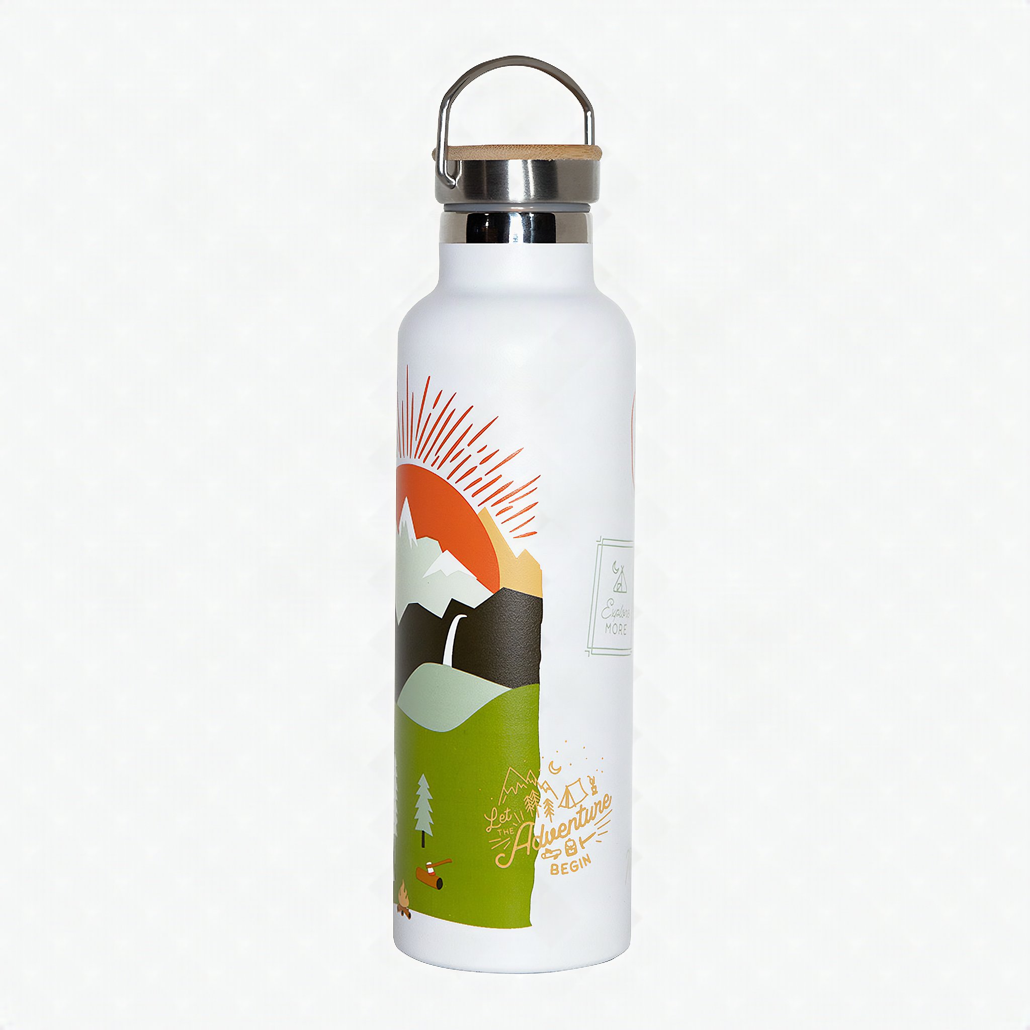 Mountain Adventure Trinkflasche freigestellt mit Bambus-Schraubdeckel