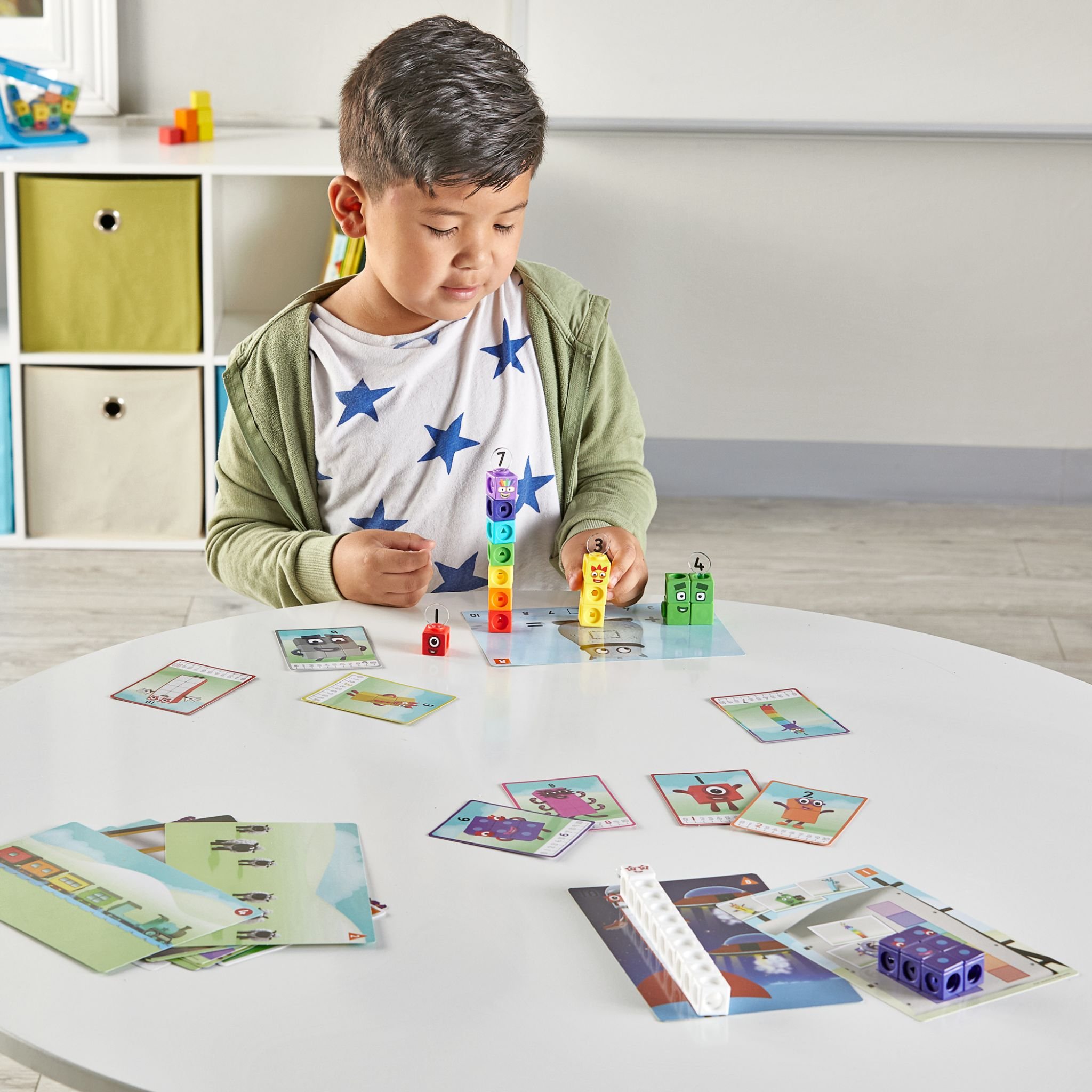 MathLink Cubes Numberblocks 1-10 Aktivitätsset – Junge mit Feinmotorik-Werkzeug