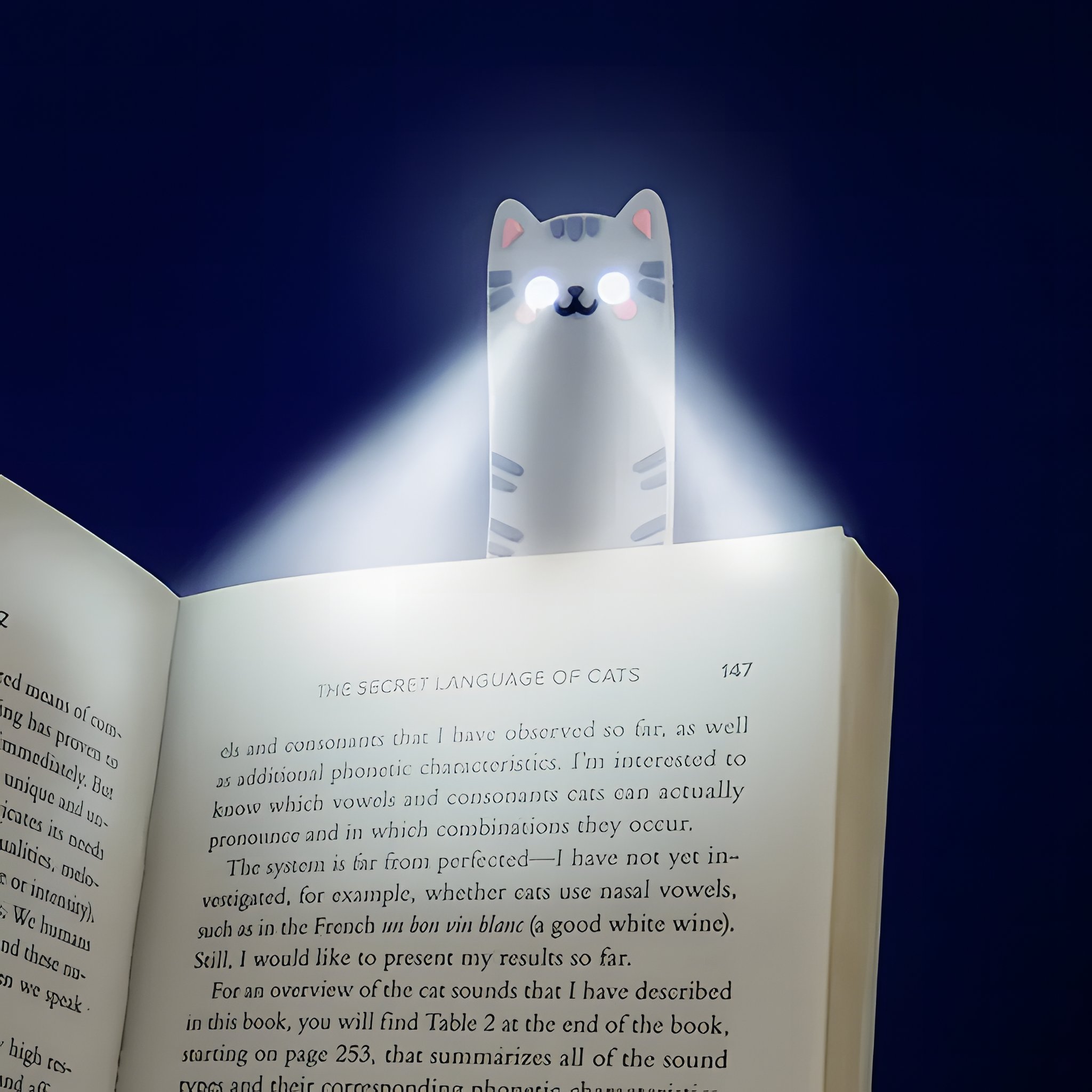 Cat Reading Light detail view