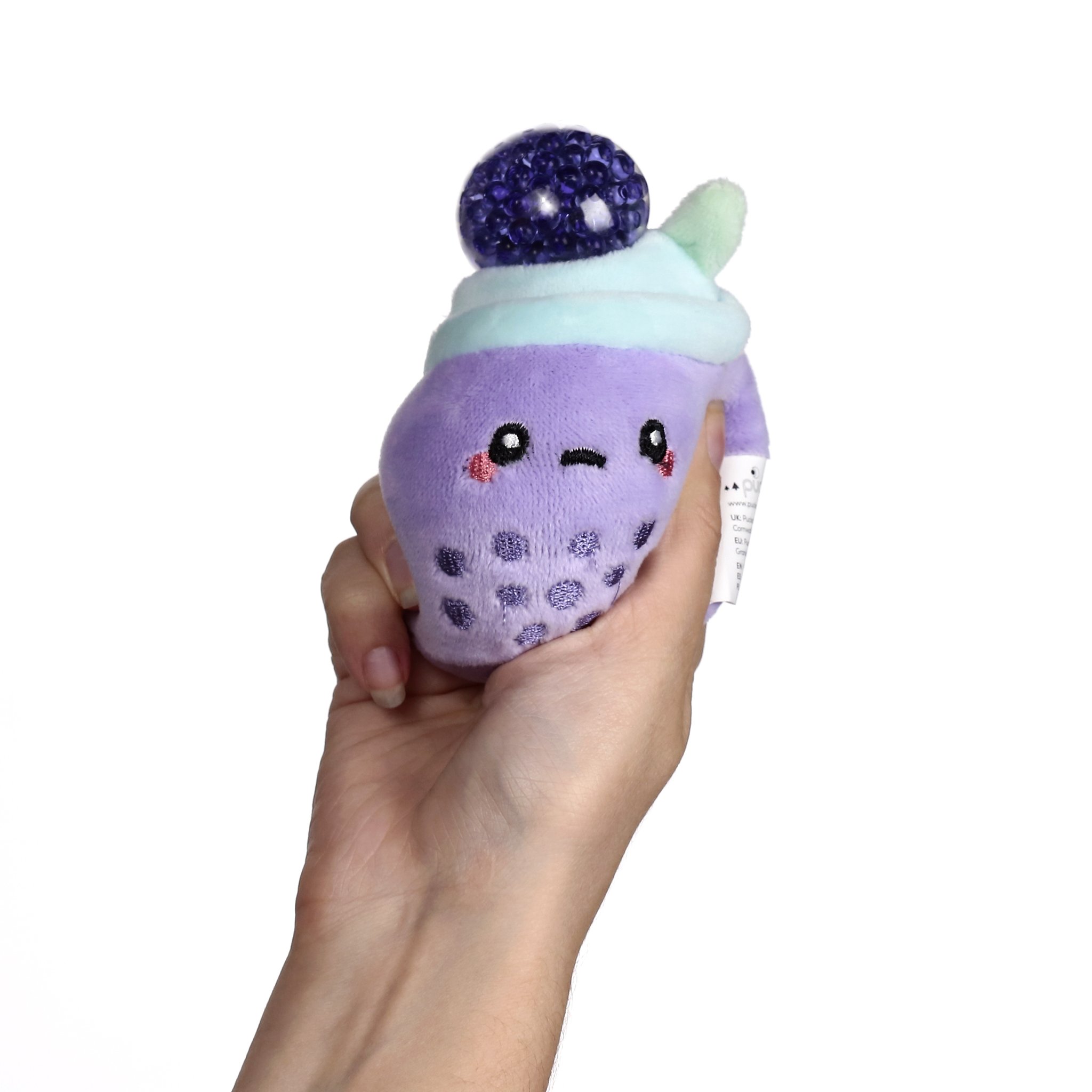 Violetter Bubble-Tea-Plueschstressball in der Hand