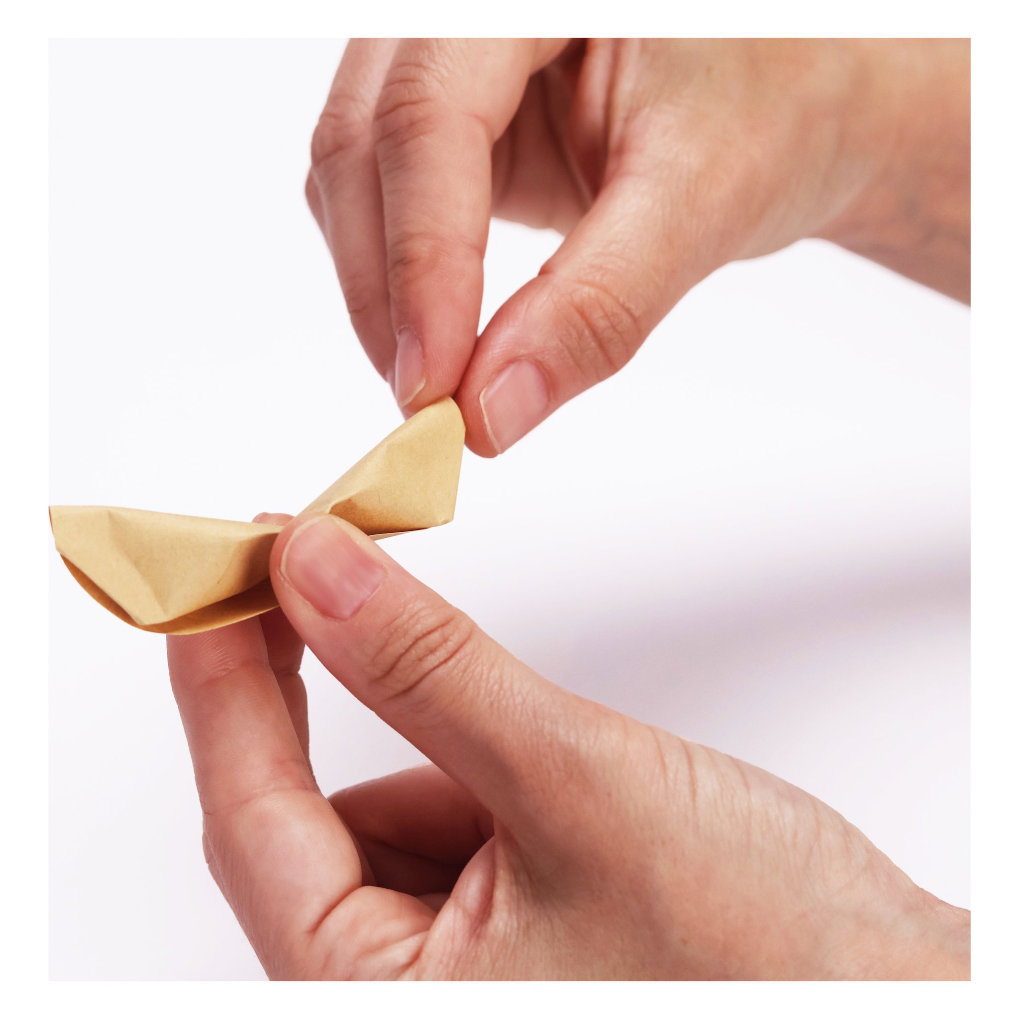 Paper Fortune Cookies – Glückskeks wird gefaltet