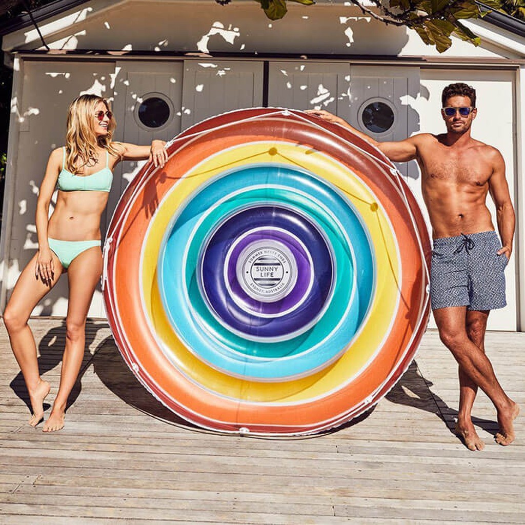 Schwimminsel Regenbogen von sunnylife