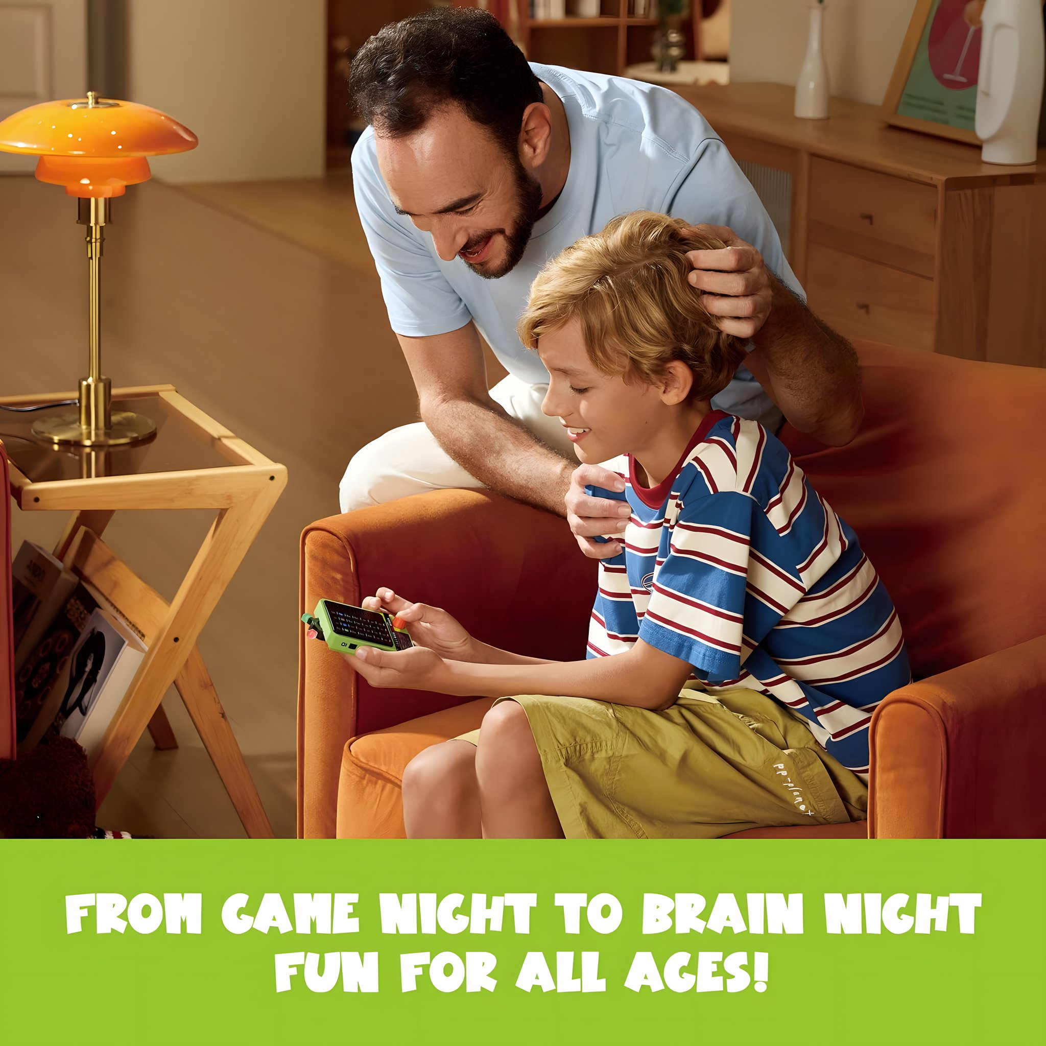 Vater und Kind spielen gemeinsam Super Decoder