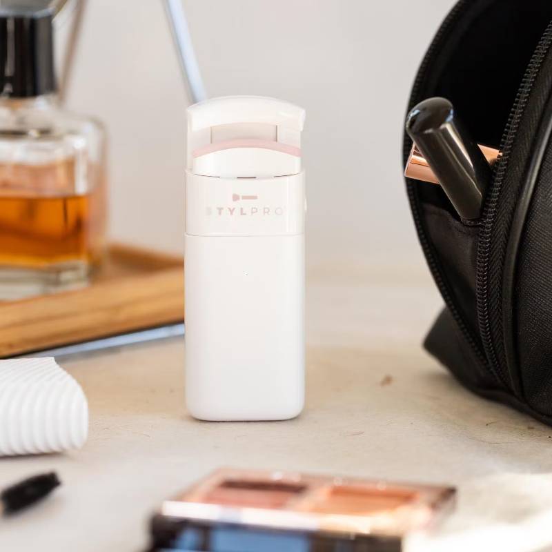 Recourbe-cils chauffant