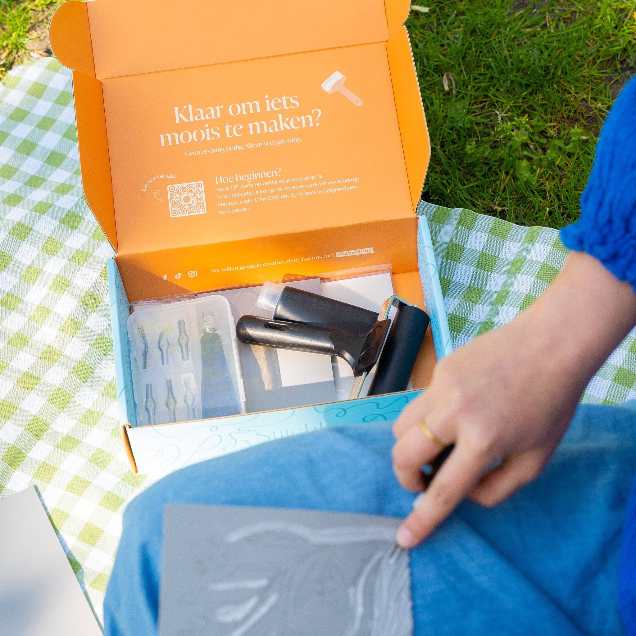 Box fai da te per linoleografia Stitchly – box per linoleografia durante un picnic