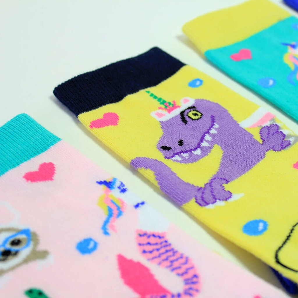 Unicorn Vs Llama In The Land Of the Cactus Socken-Geschenkset