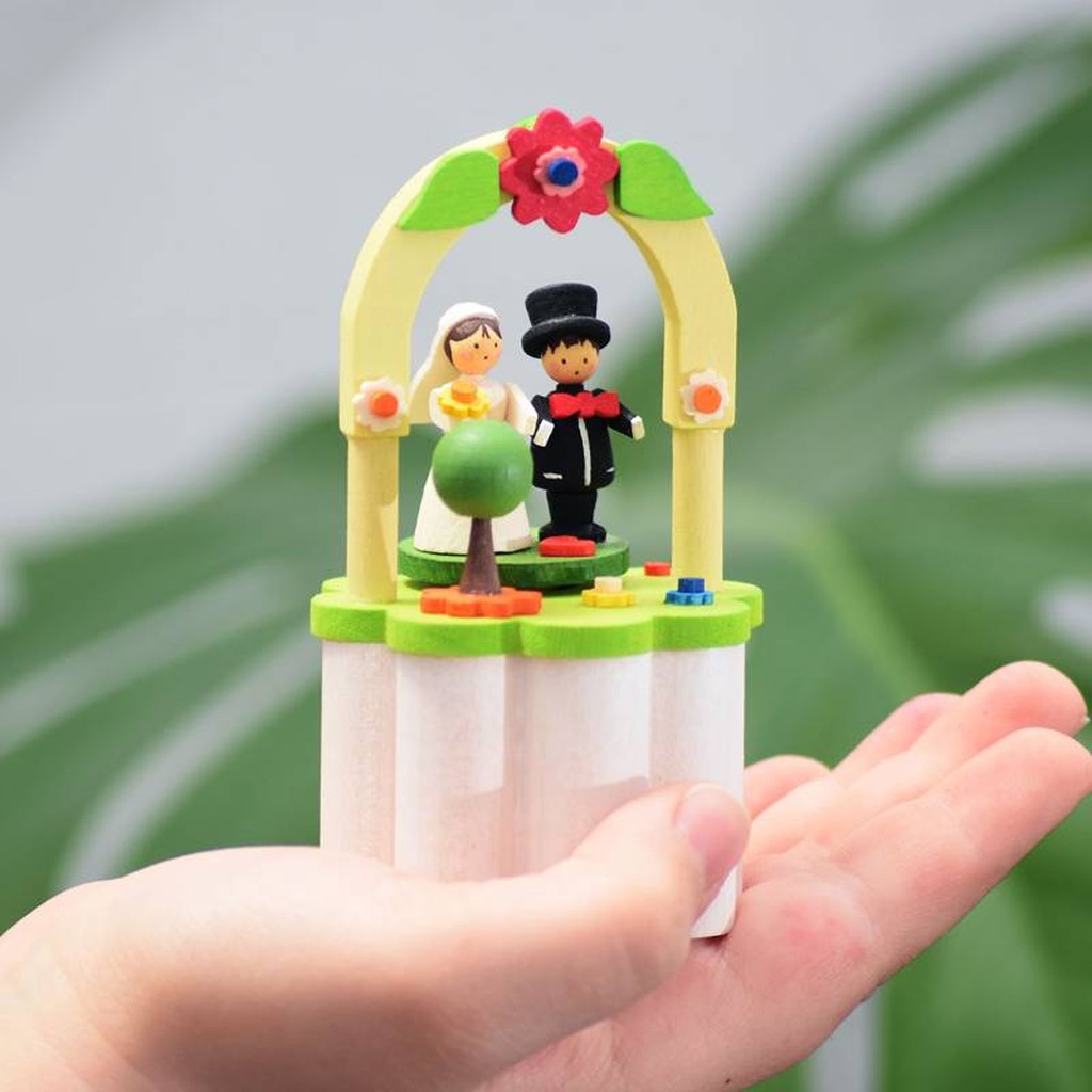 Kurbelspieldose Brautpaar Graupner Holzminiaturen