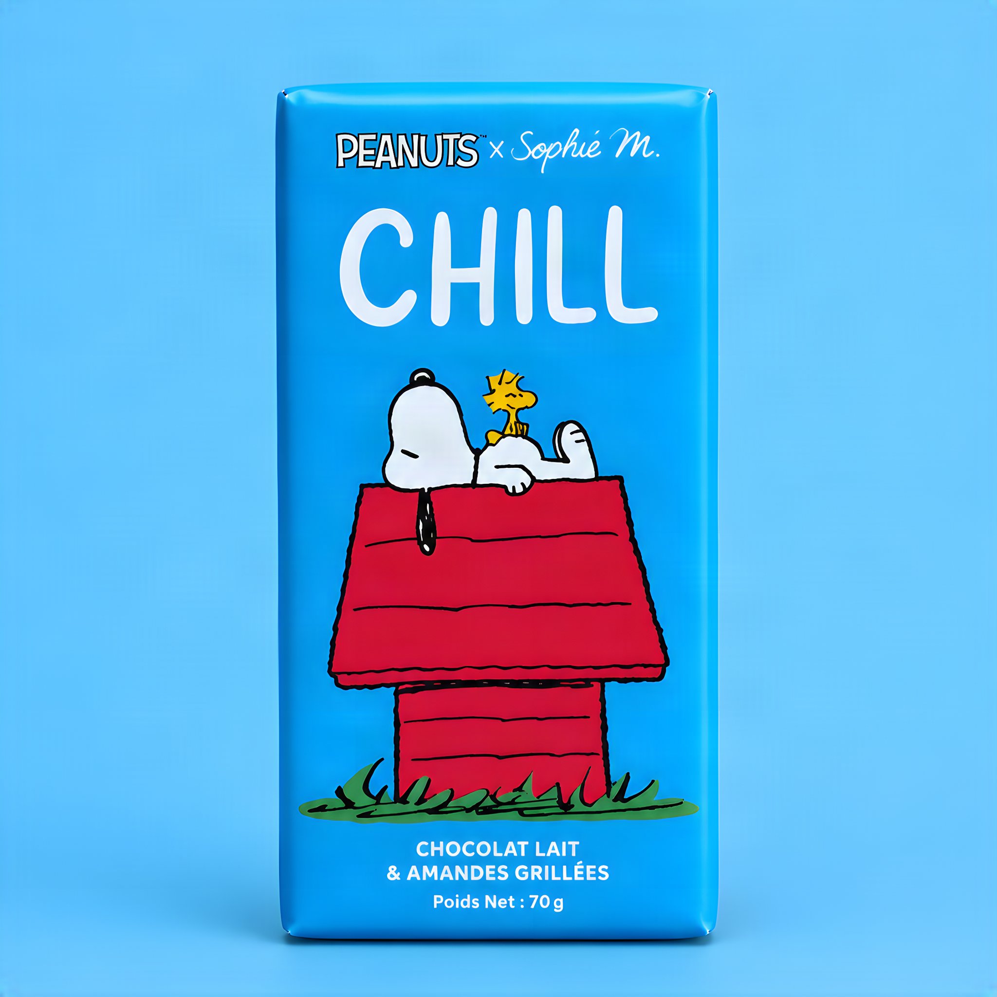 Hellblaue Snoopy-Schokoladentafel «Chill» mit Snoopy auf seiner roten Hundehütte, Milchschokolade mit Mandeln