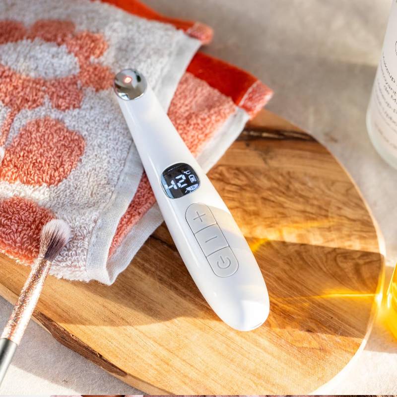 Bags Be Gone Heated Eye Wand