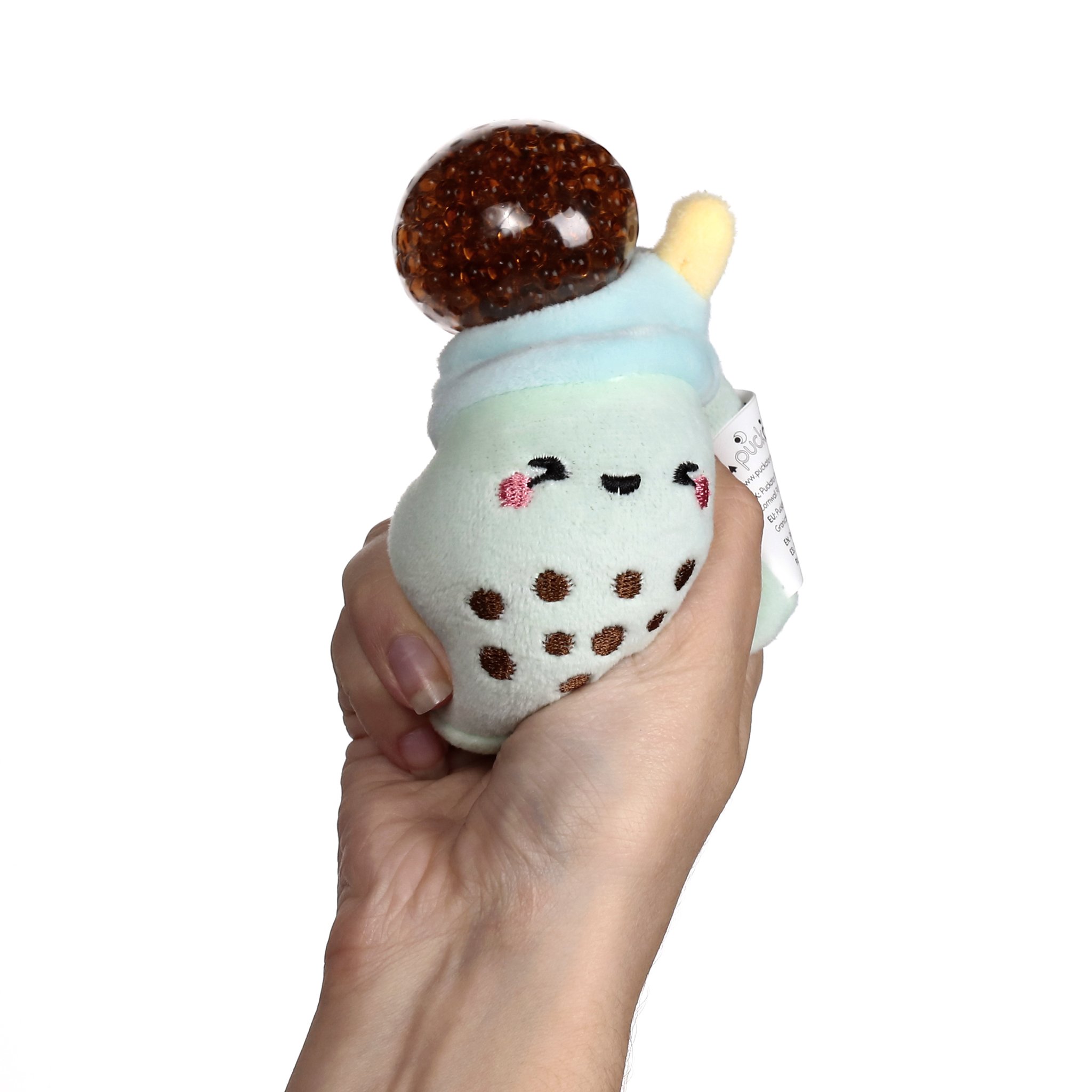 Mintgruener Bubble-Tea-Plueschstressball in der Hand
