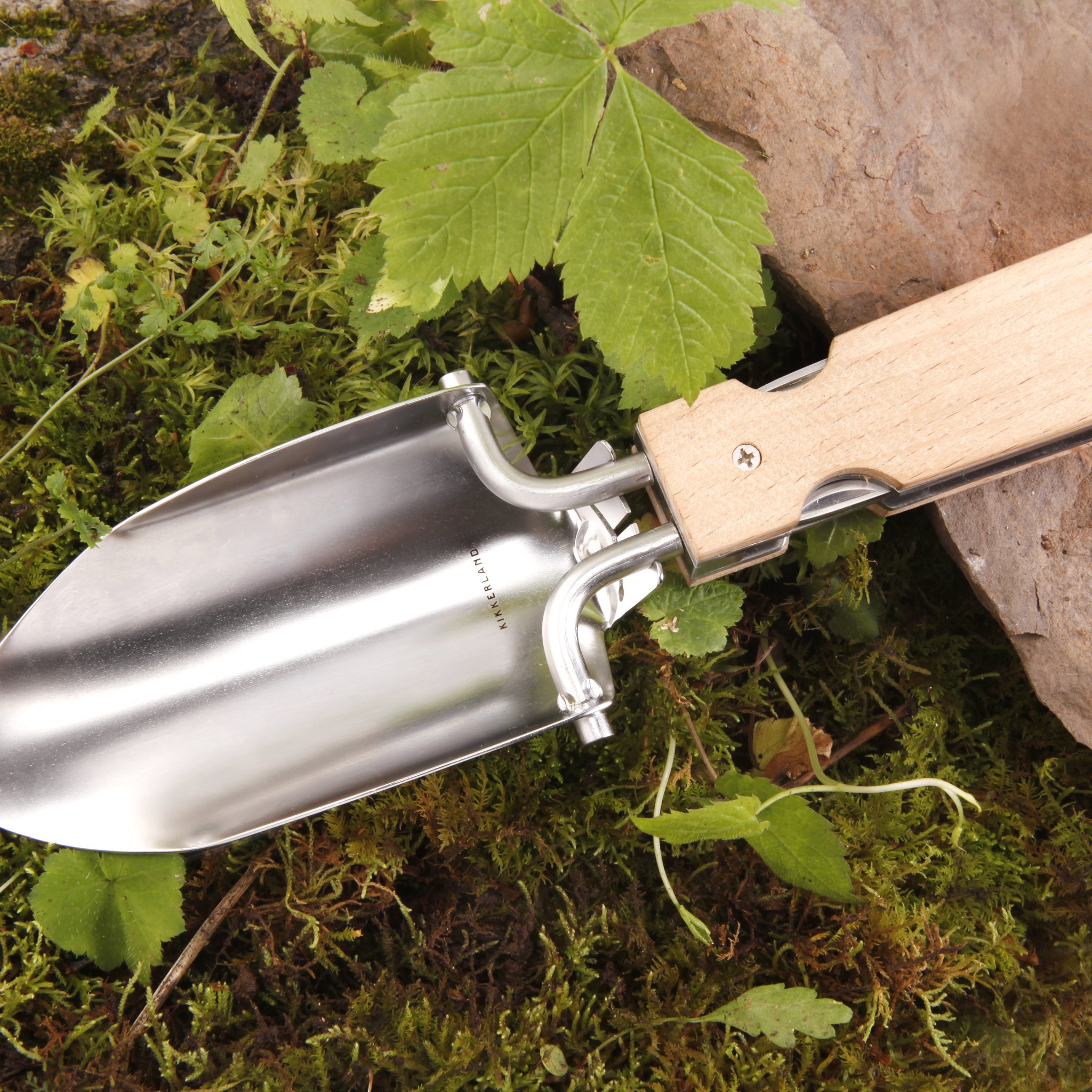 Garten Multitool – Querformat in der Natur