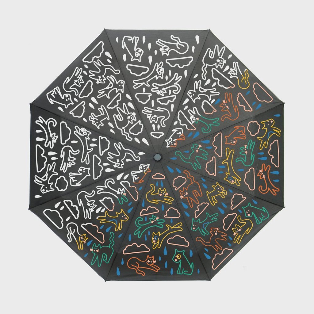 Es regnet Katzen und Hunde Regenschirm mit Farbwechsel bei Nässe