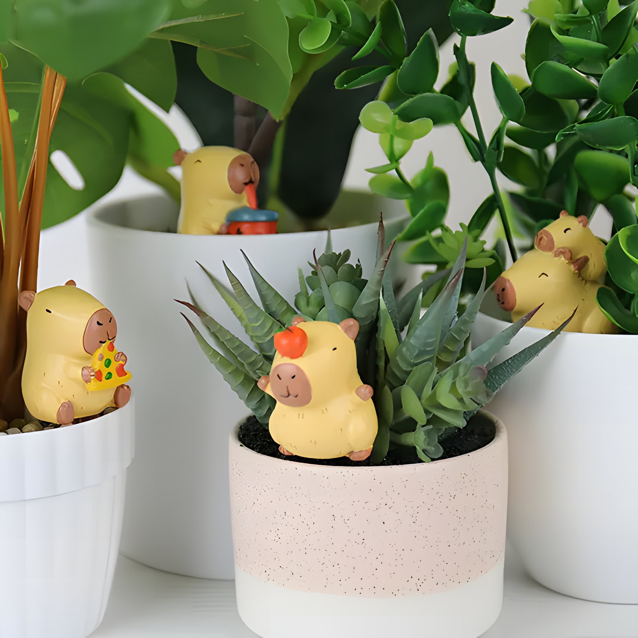Mini Capybara marqueurs pour pots dans plantes