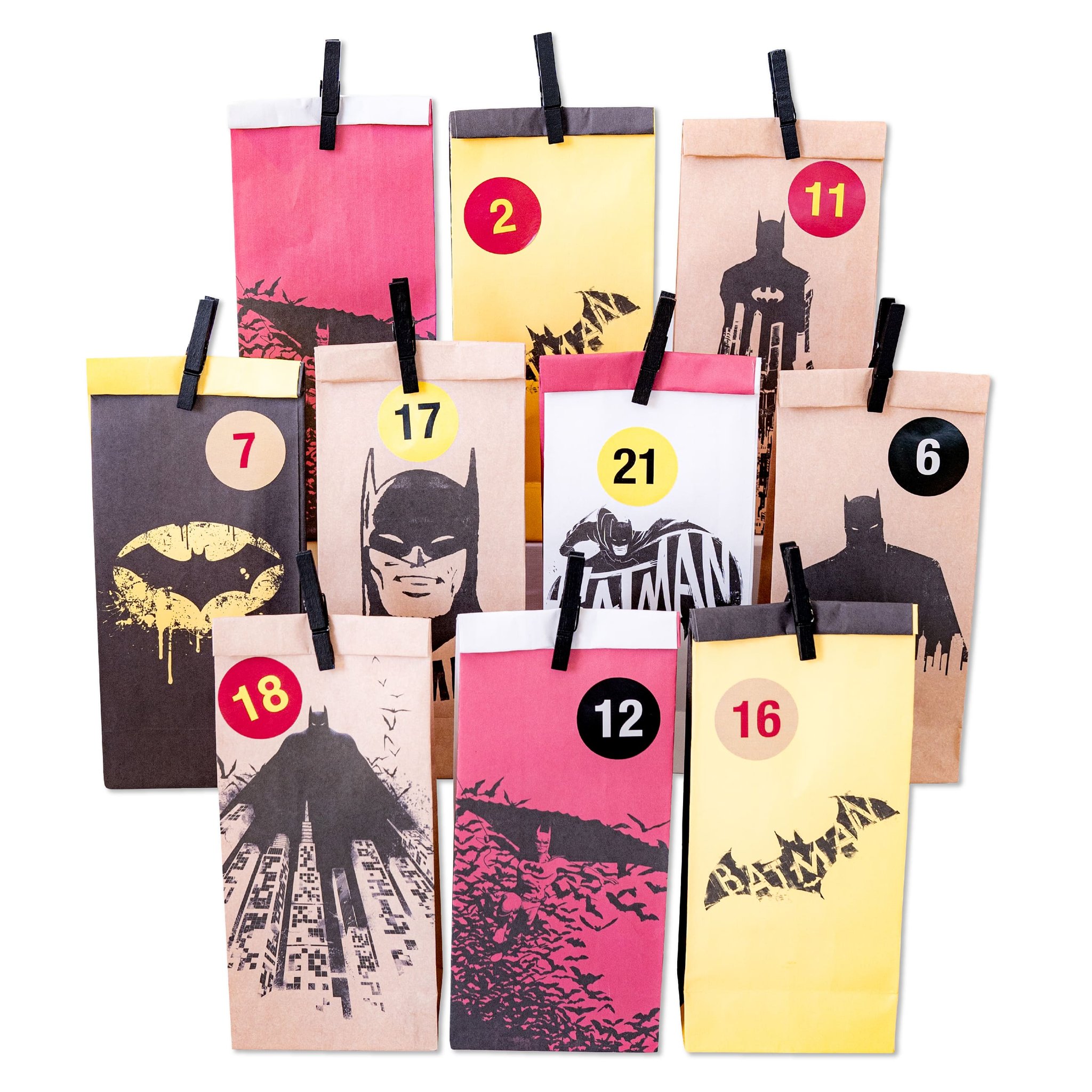 24 Batman Adventskalender-Tüten mit Fledermaus-Motiven, Zahlenaufklebern und schwarzen Holzklammern