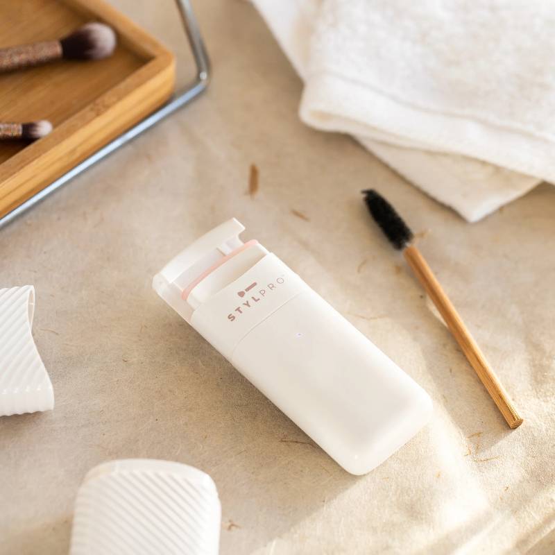 Recourbe-cils chauffant