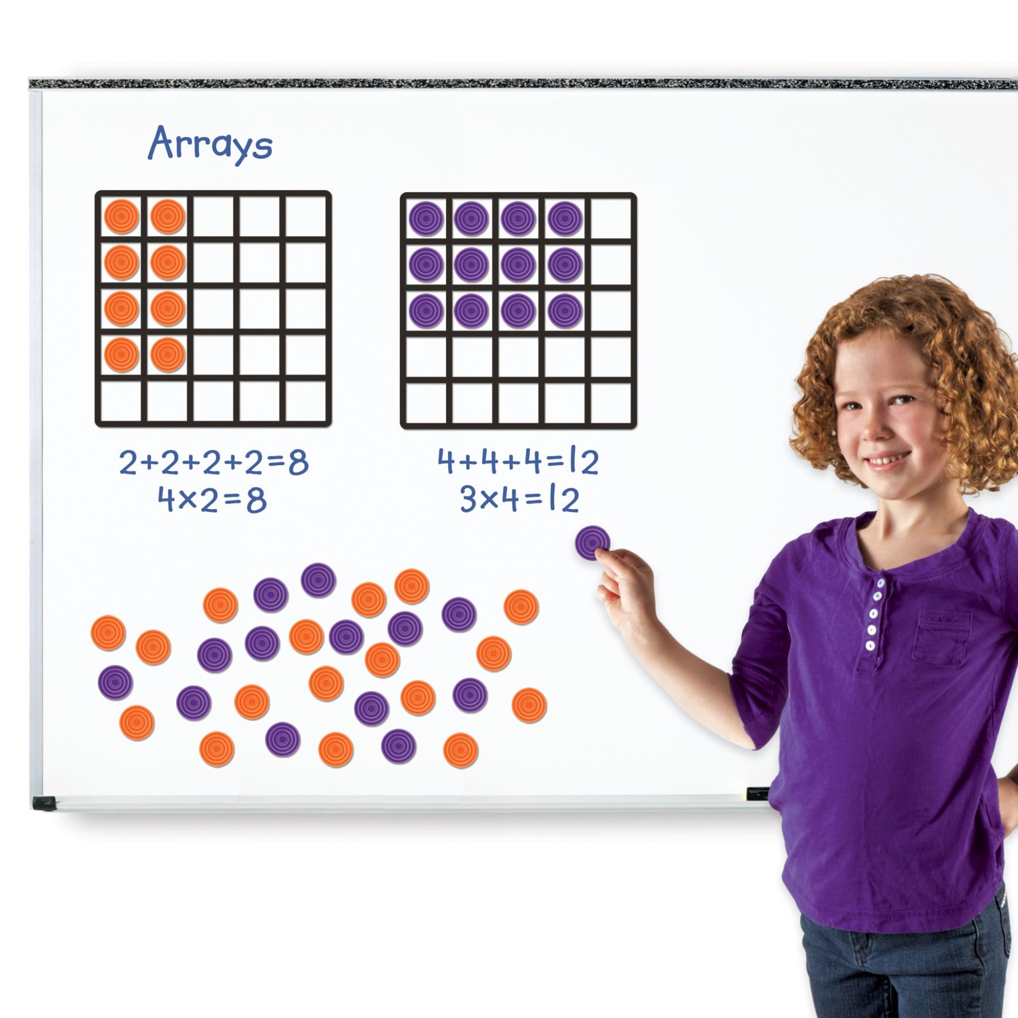 Riesen-Magnet-Rechenfelder Set – Mädchen am Whiteboard mit Rechenfeldern