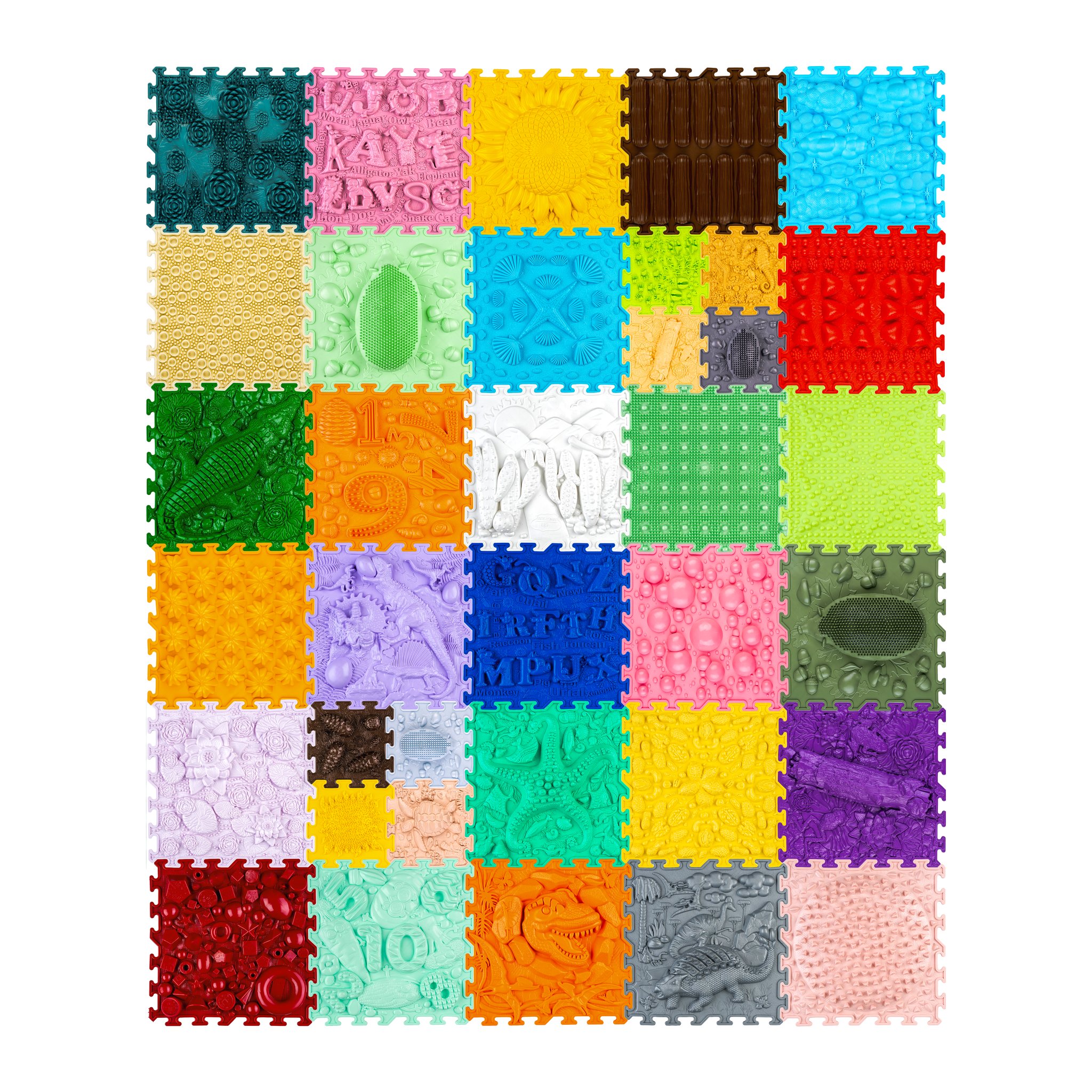Alle 36 Teile des Riesen-Sensorikmatten-Sets flach ausgelegt, jedes mit eigenem Relief