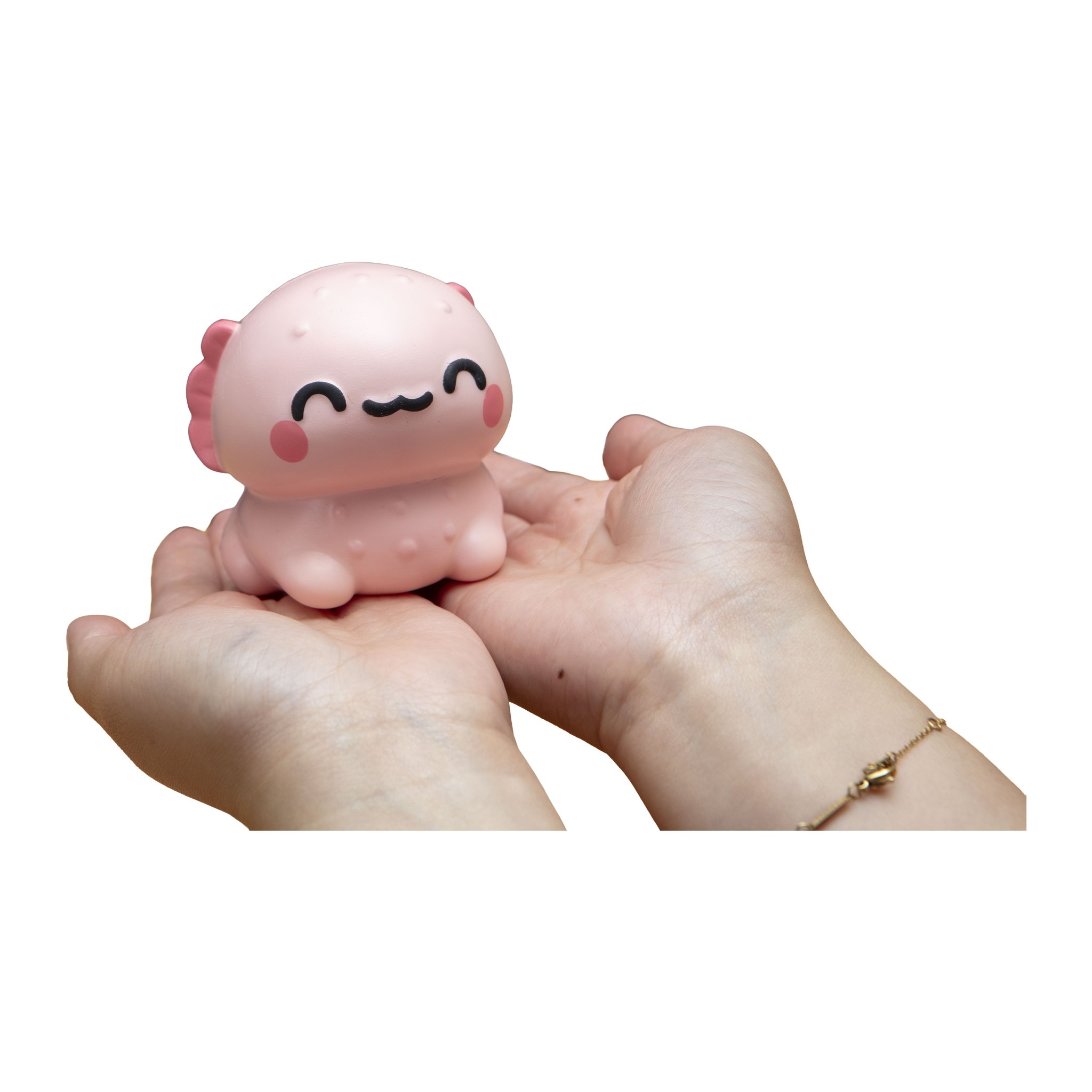 Zwei Hände halten den Relaxolotl Axolotl Squishy in Rosa und zeigen seine Grösse