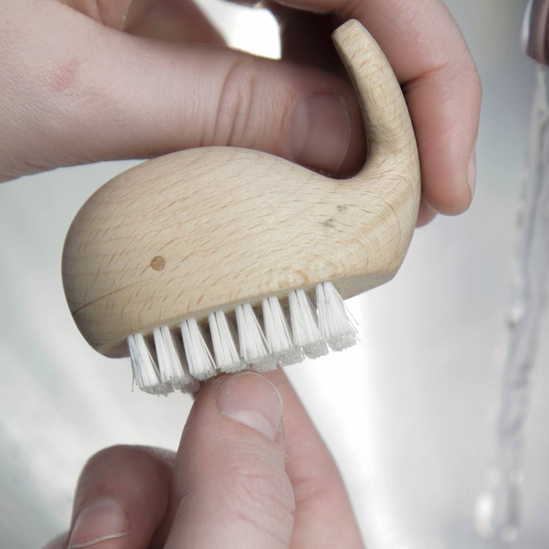 Wal Nagelbürste aus Holz von Kikkerland