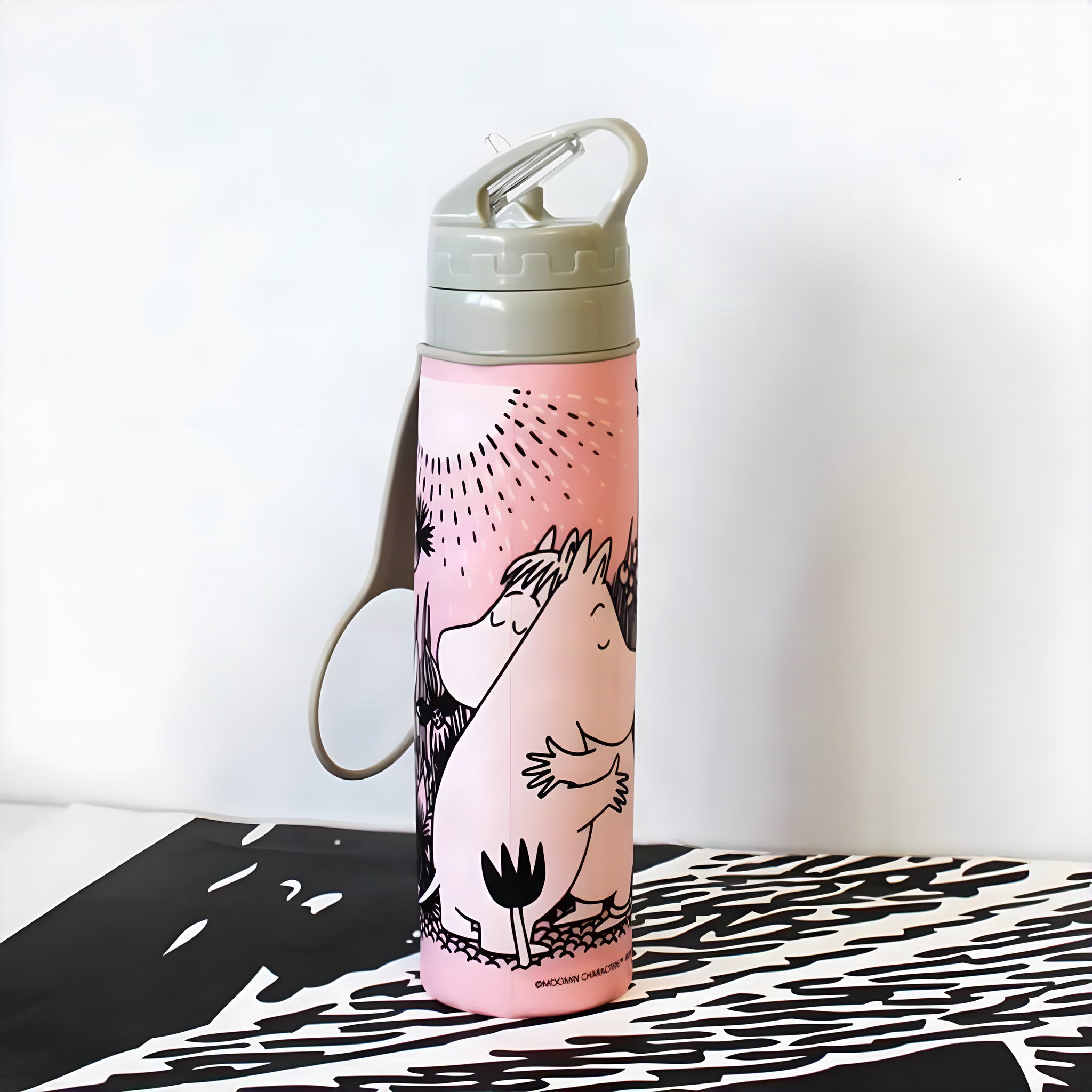 Faltbare Trinkflasche Moomin Love von Disaster Design