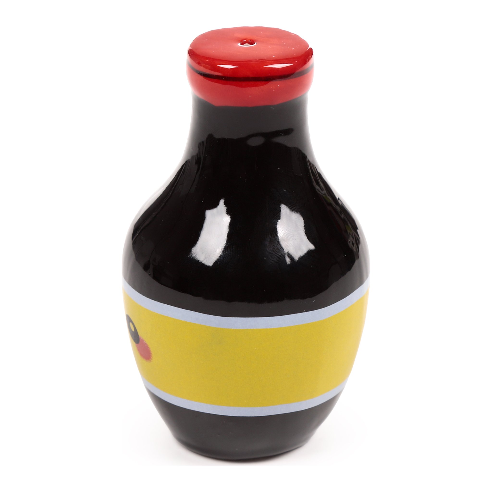 Sojasaucen-Flasche von der Seite mit Streuloechern