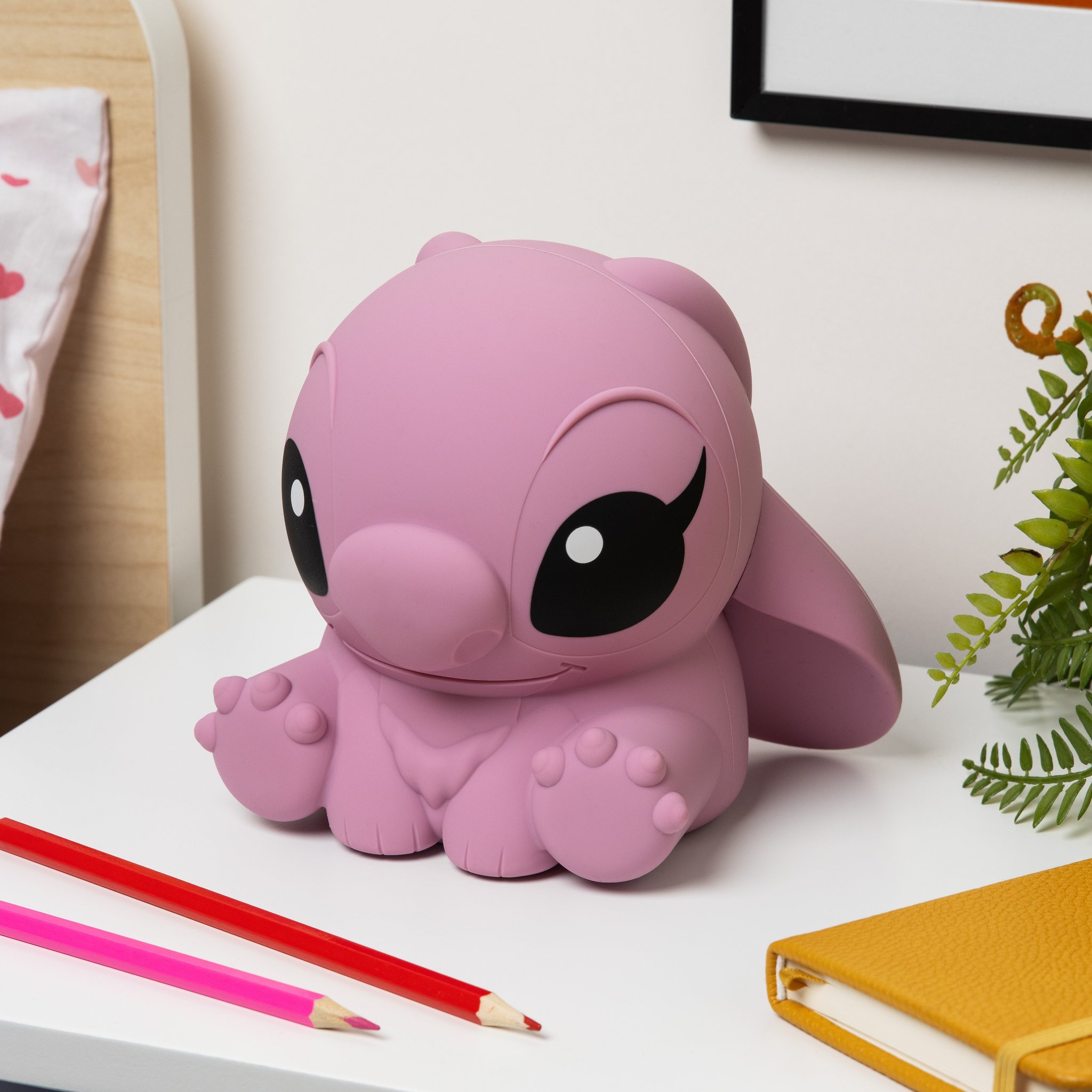 Veilleuse Disney Stitch Angel sur le bureau