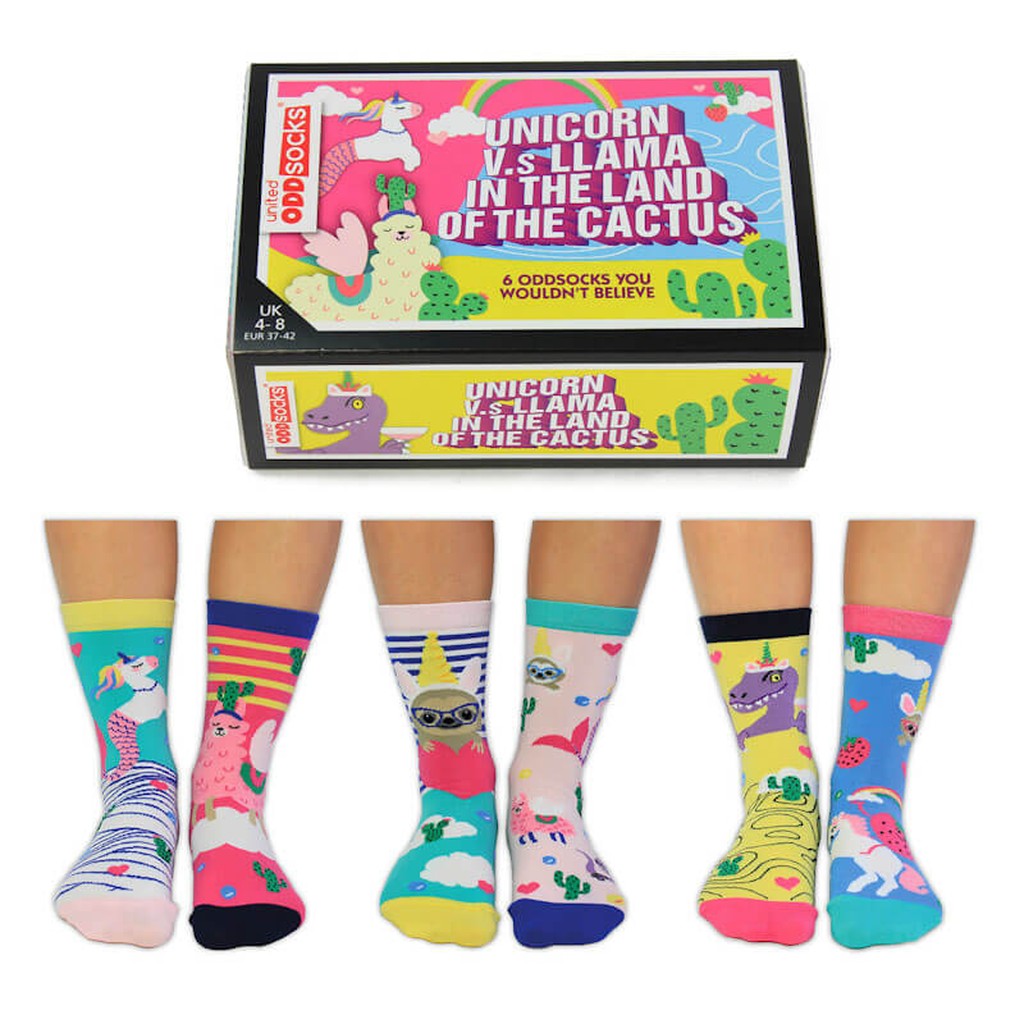 Unicorn Vs Llama In The Land Of the Cactus Socken-Geschenkset von United Oddsocks
